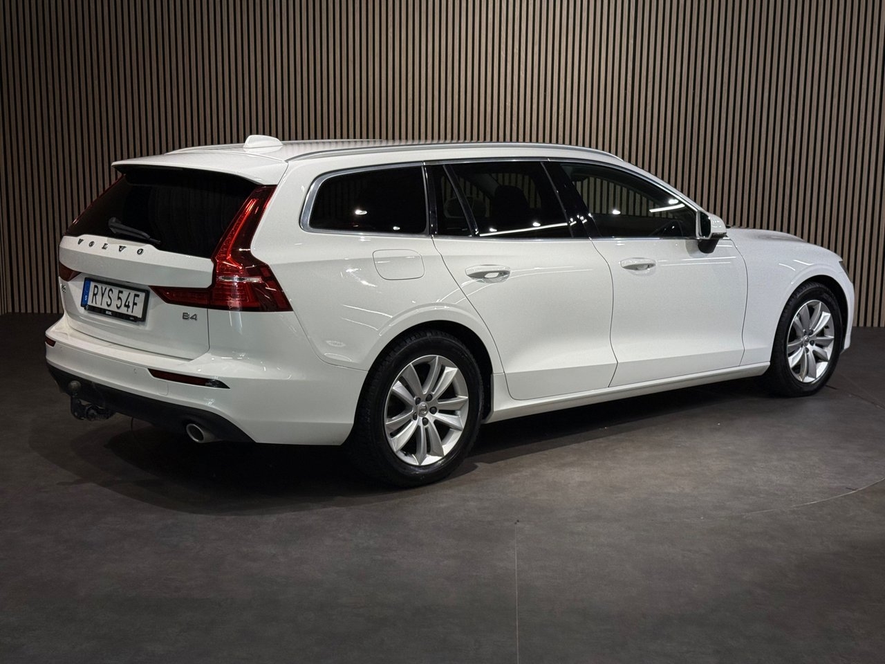 Volvo V60 B4 Automat AdvancedI Värmare 2021, kuva 4/10