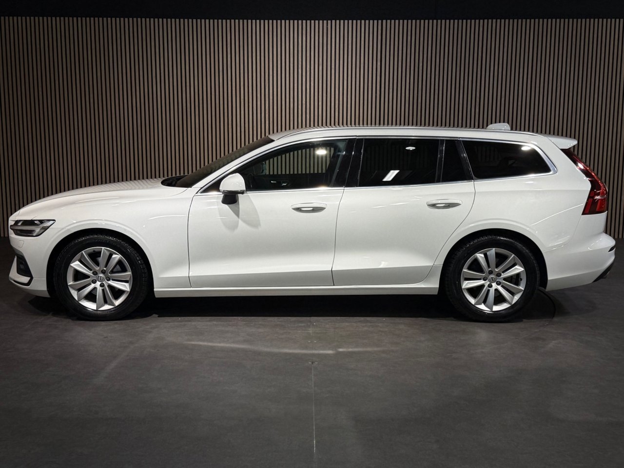 Volvo V60 B4 Automat AdvancedI Värmare 2021, kuva 7/10
