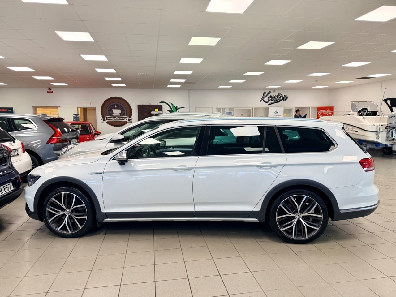Volkswagen Passat 2016, bild 2/13
