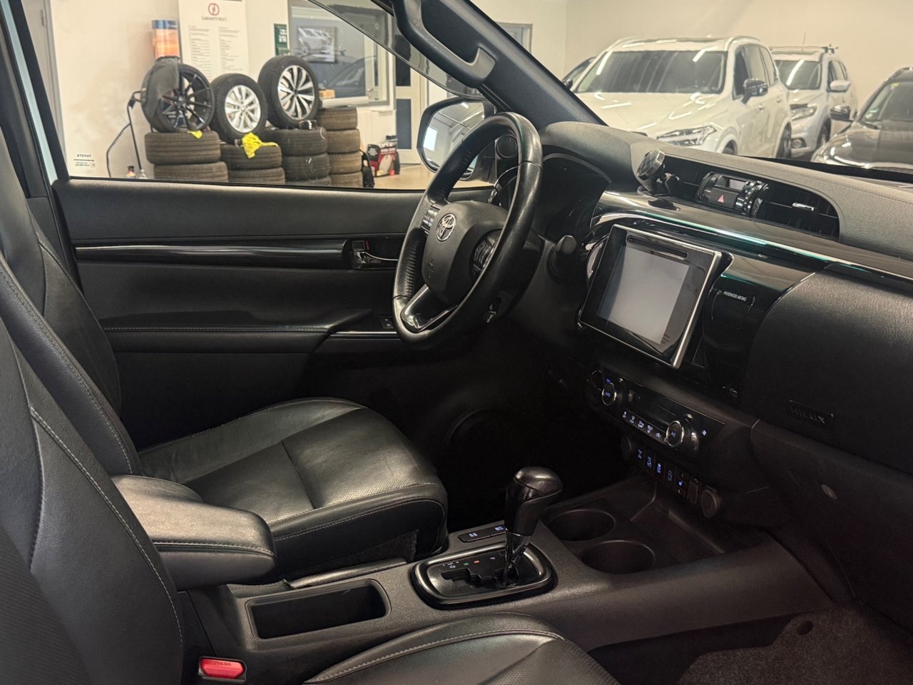 Toyota HiLux 2020, photo 5/10