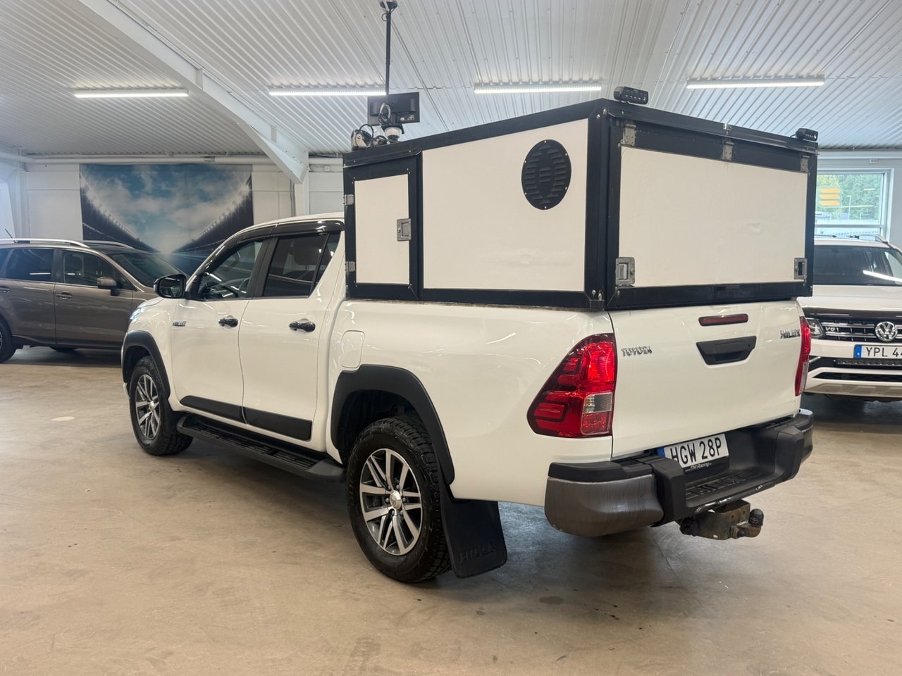 Toyota HiLux 2020, photo 2/10