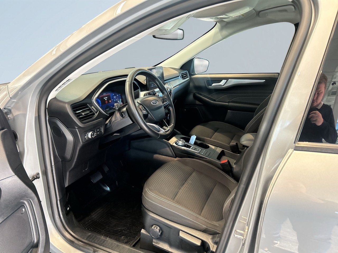 Ford Kuga Plug-In Hybrid 2023, bild 7/19