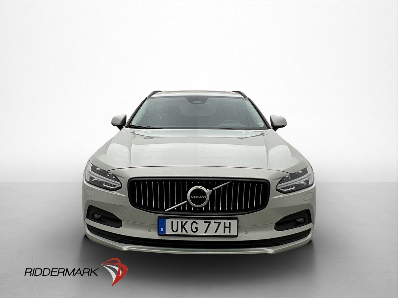 Volvo V90 B4 AWD Momentum Advc Pano 2022, bild 2/30