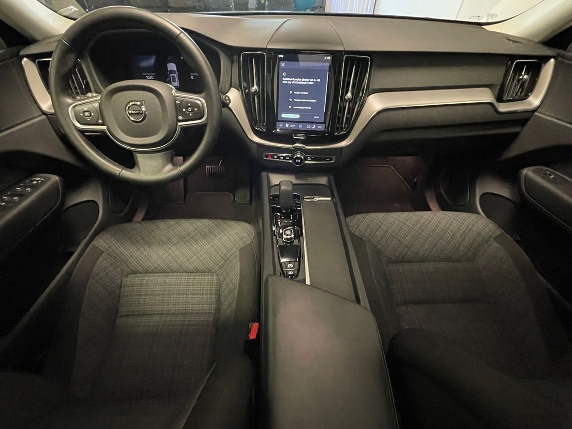 Volvo XC60 T6 Core Special Edition 2025, bild 6/7