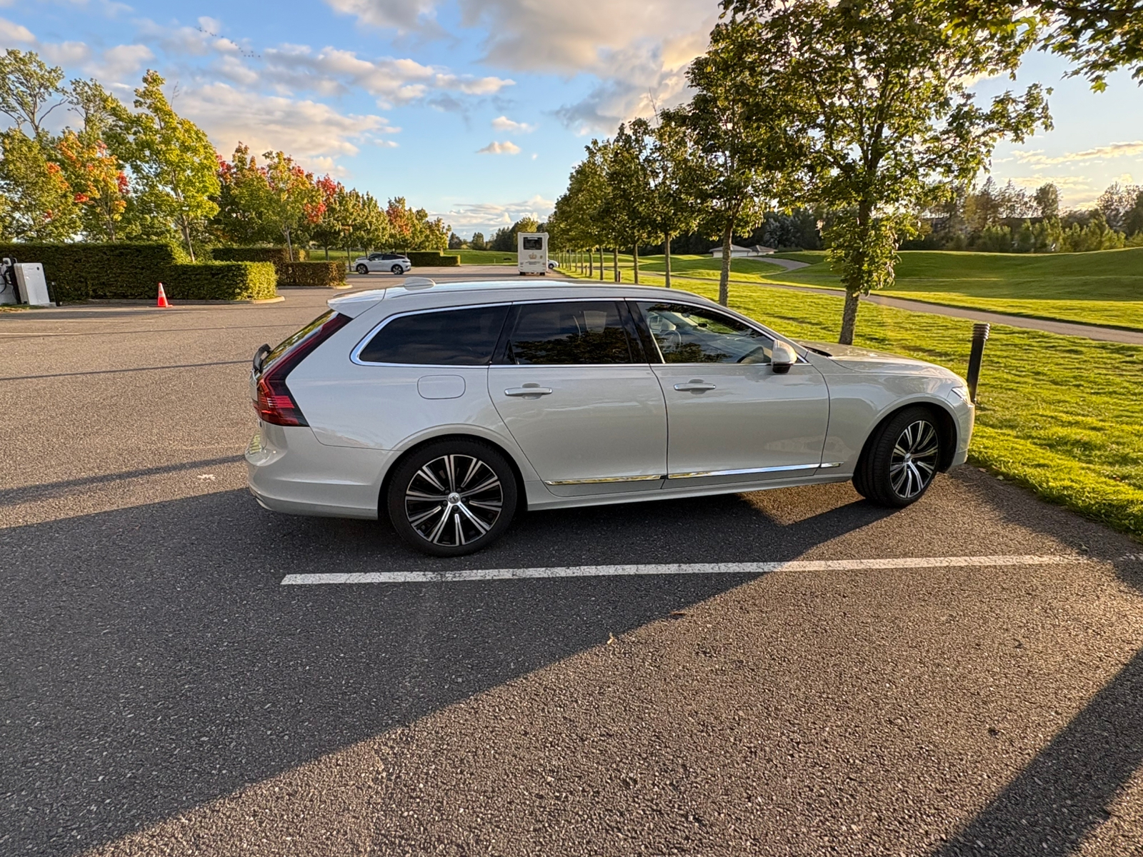 Volvo V90 Recharge T6 AWD Geartronic 2022, bild 3/10