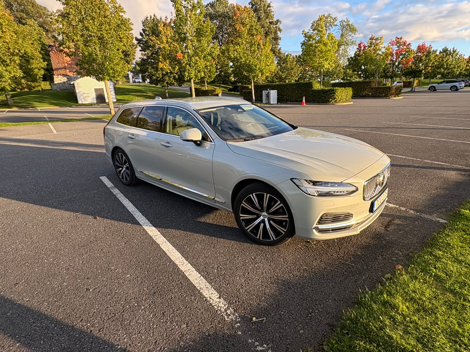 Volvo V90 Recharge T6 AWD Geartronic 2022, bild 4/10