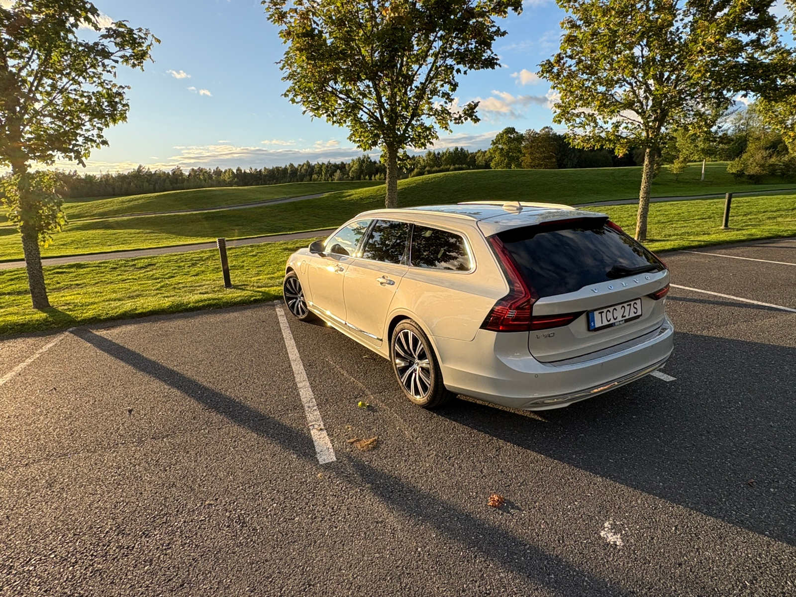 Volvo V90 Recharge T6 AWD Geartronic 2022, bild 2/10