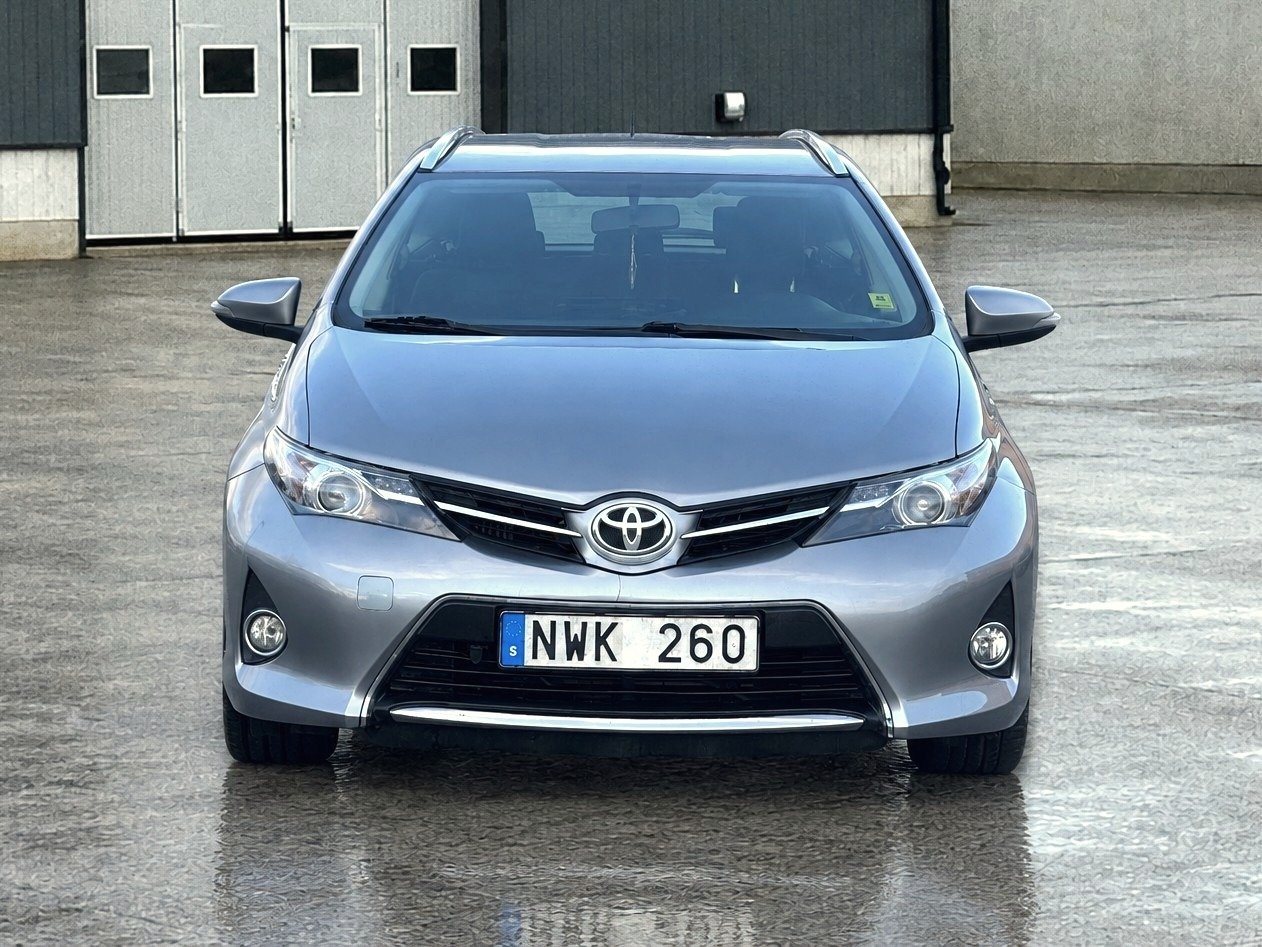 Toyota Auris 2013, bild 2/10