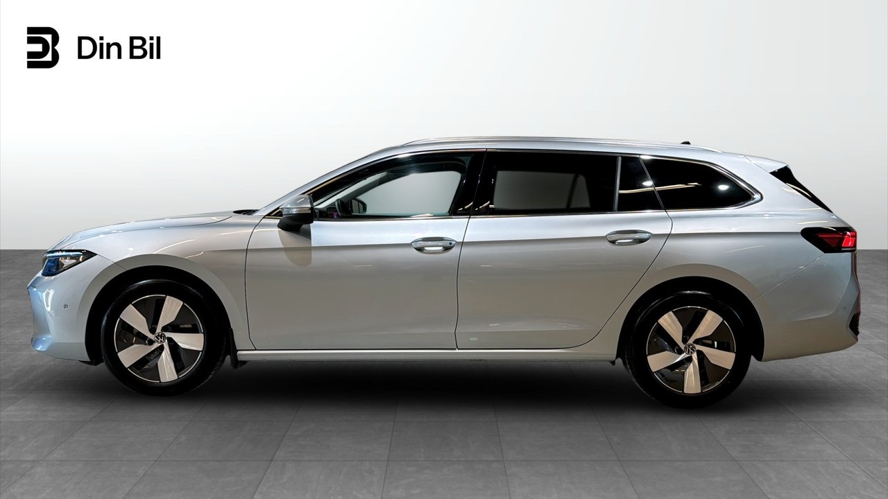 Volkswagen Passat 2025, photo 2/22
