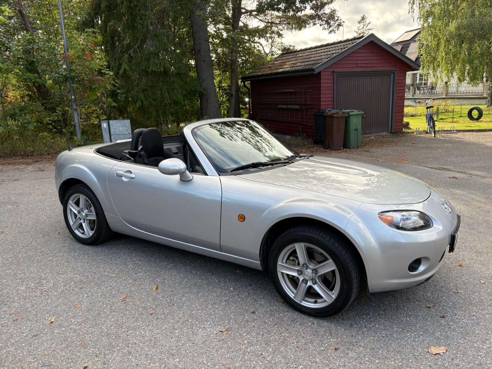 Mazda MX-5 Soft-top 1.8 MZR Manuell 2006, photo 2/8