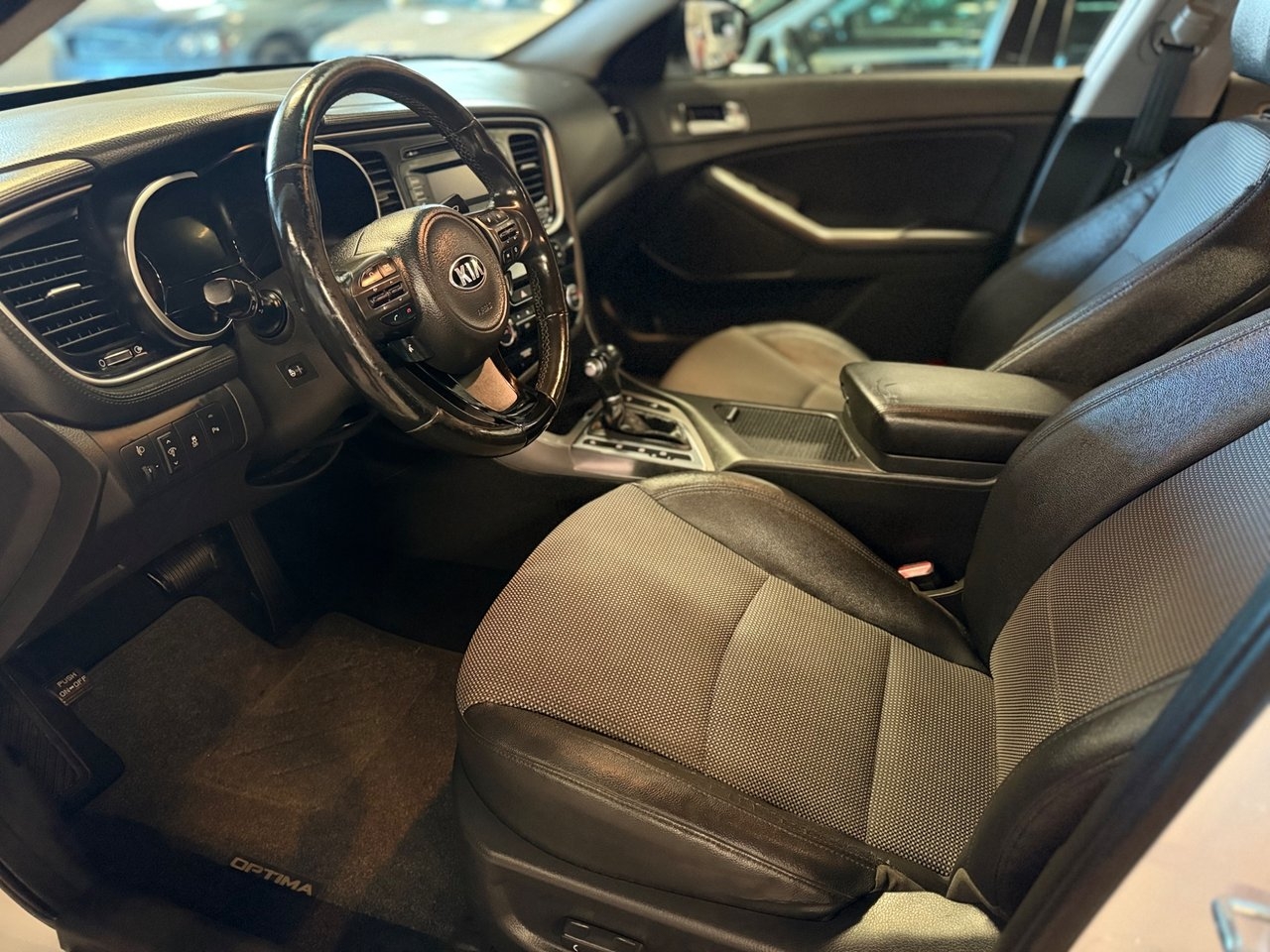 Kia Optima 1.7 CRDi SEDAN/ AUTOMAT 2015, bild 5/10