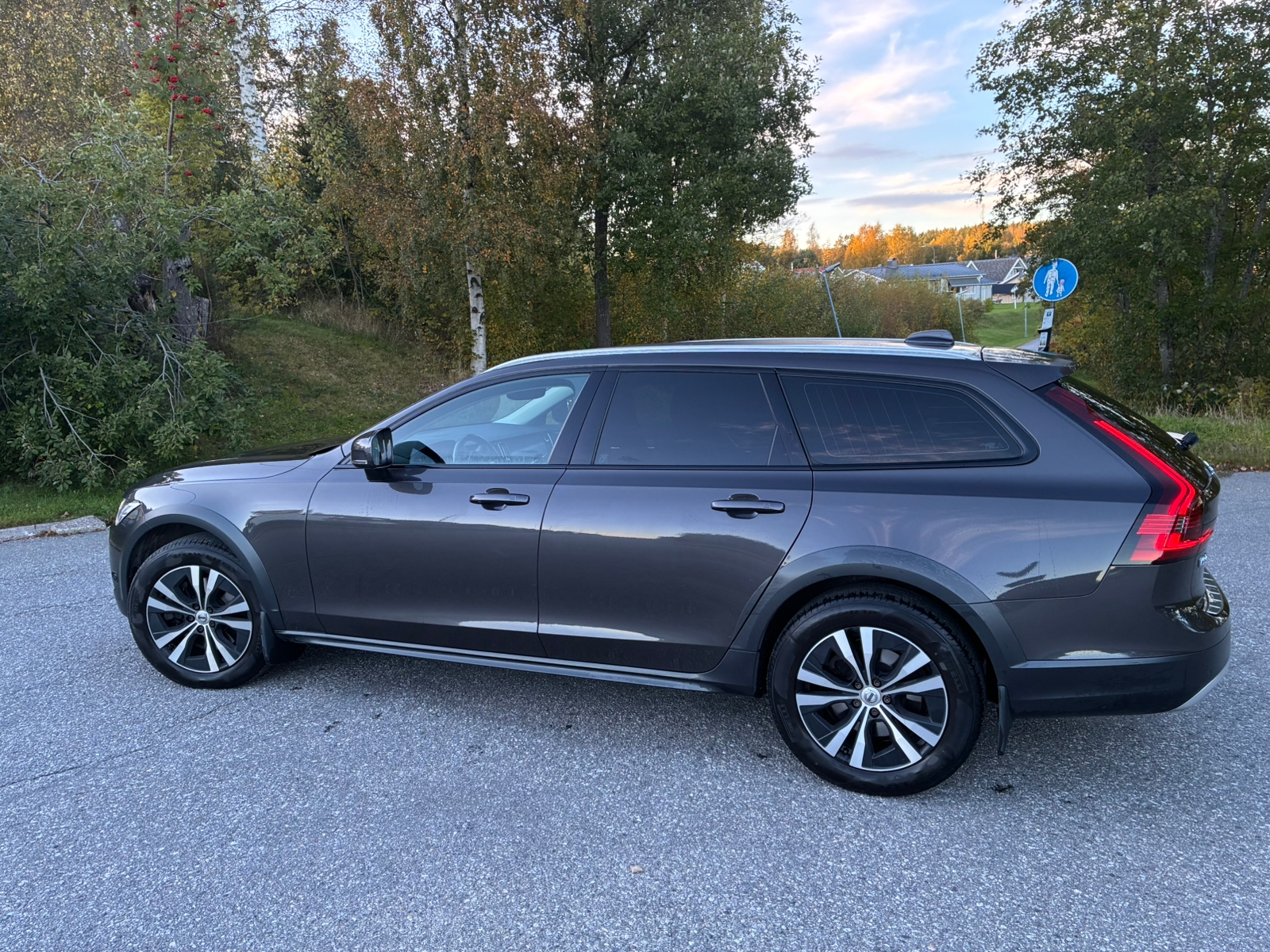Volvo V90 Cross Country 2022, bild 2/4