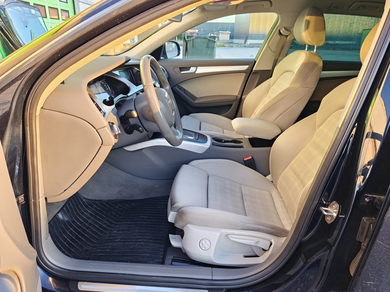 Audi A4 Avant 2.0 TDI DPF Multitronic 2011, bild 7/9