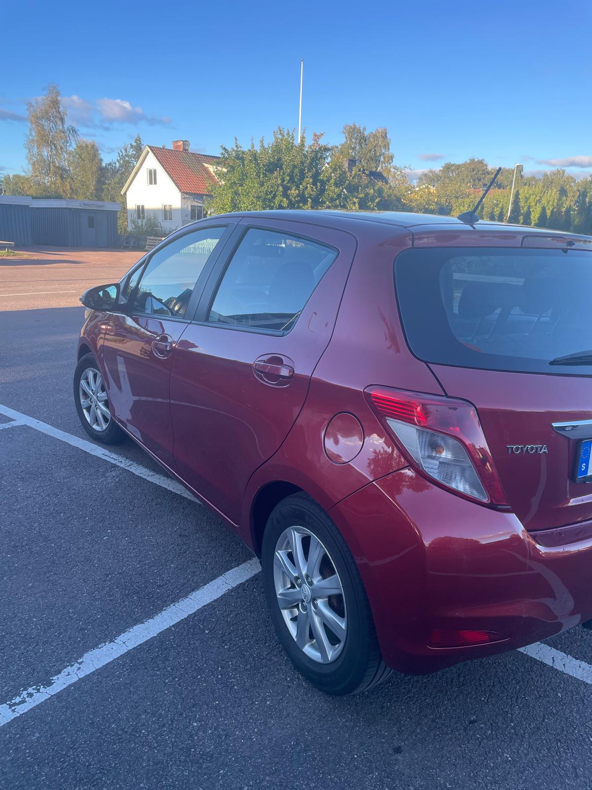 Toyota Yaris 2012, kuva 4/8