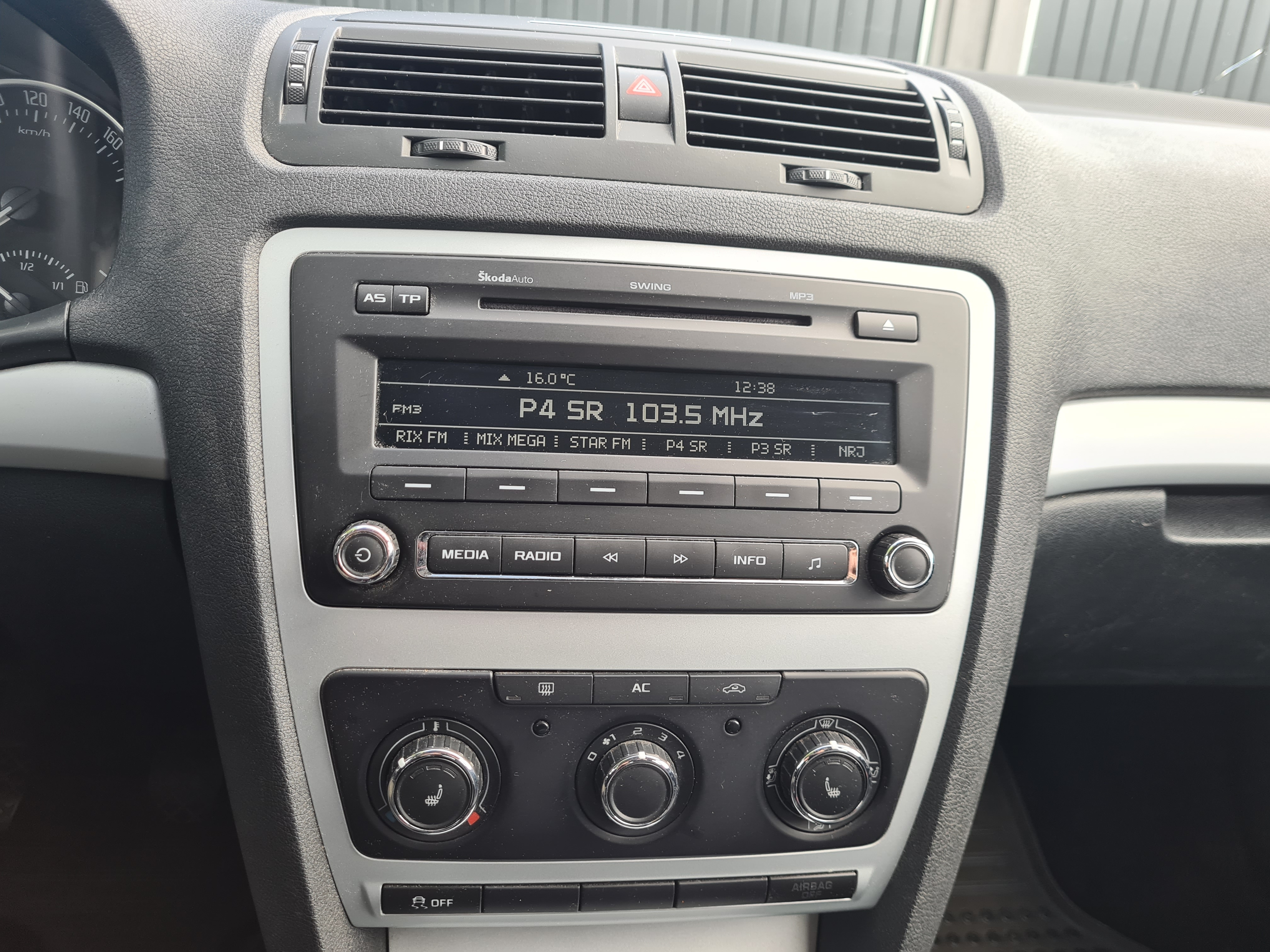 Skoda Octavia 2011, bild 3/10