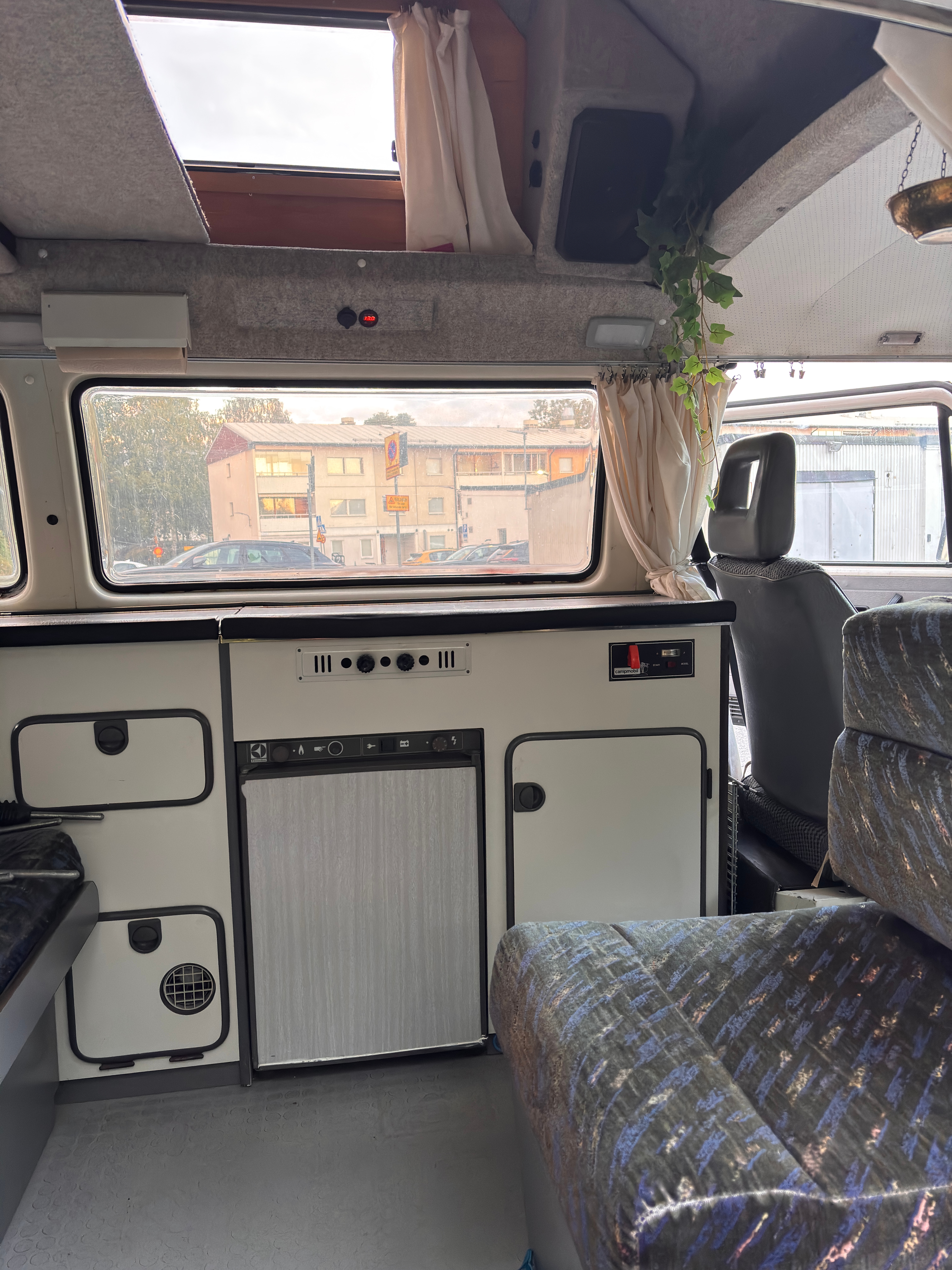 Volkswagen T3 Monaco Camper 1989, kuva 2/3