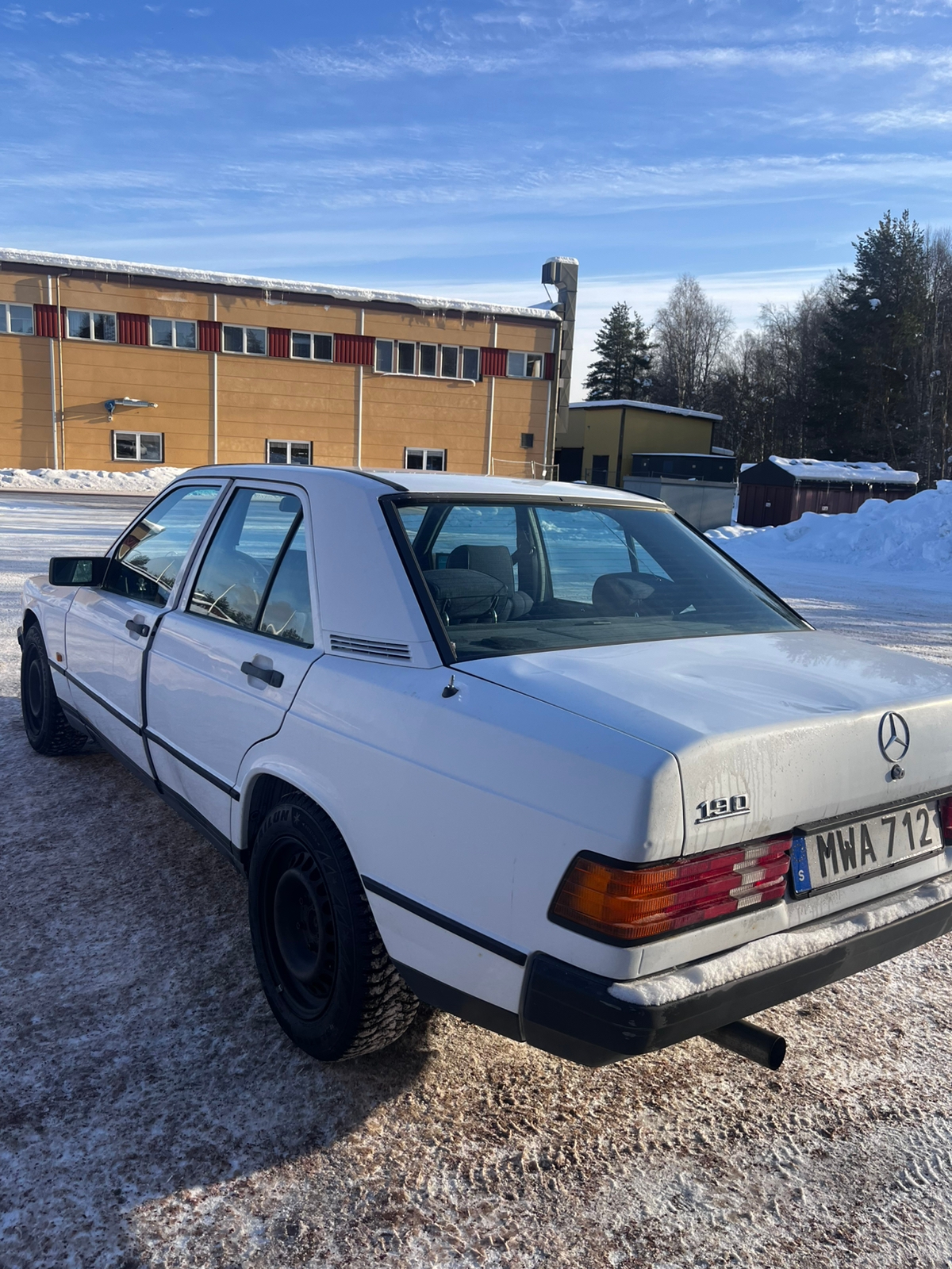 Mercedes-Benz 190 Manuell 1986, kuva 2/3