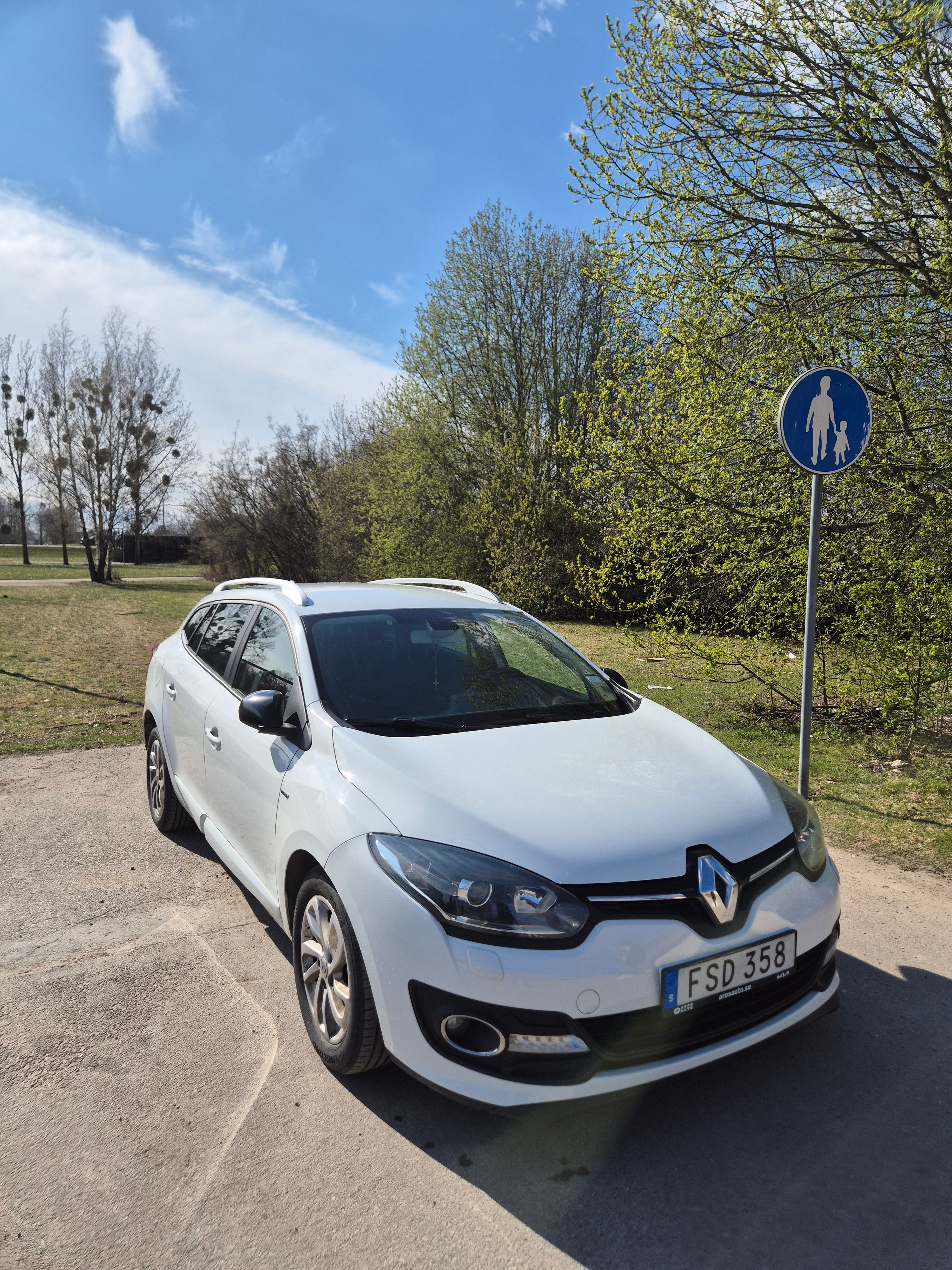 Renault Megane III Grandtour 1.5 dCi EDC 2016, bild 2/10