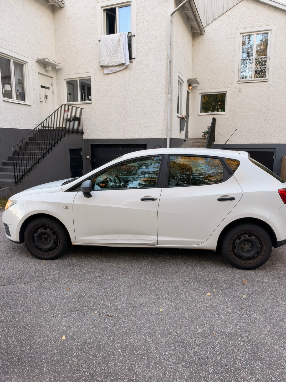 Seat Ibiza 5-dörrar 1.4 16v Manuell 2009, bild 4/9