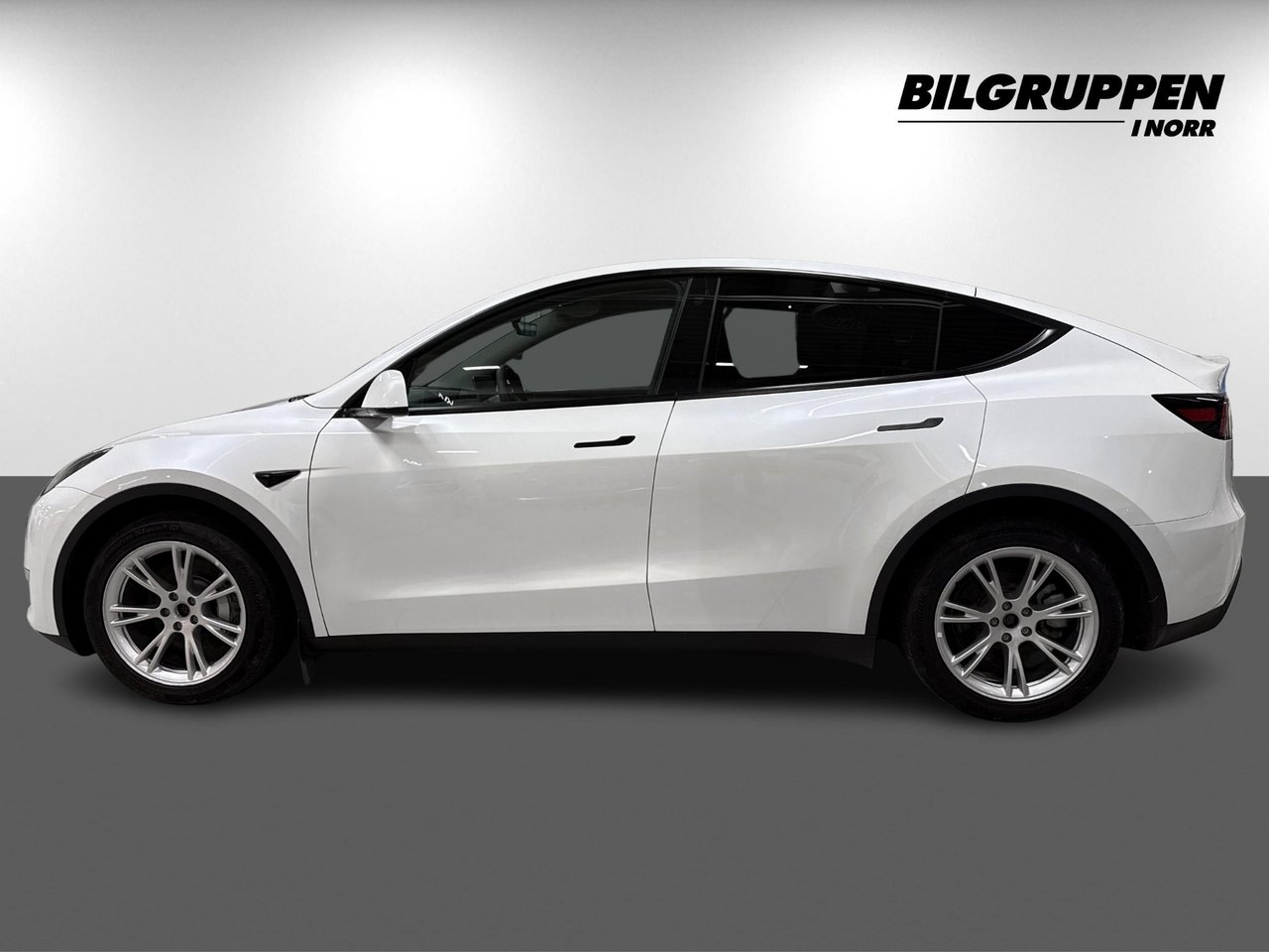 Tesla Model Y 2023, photo 4/10