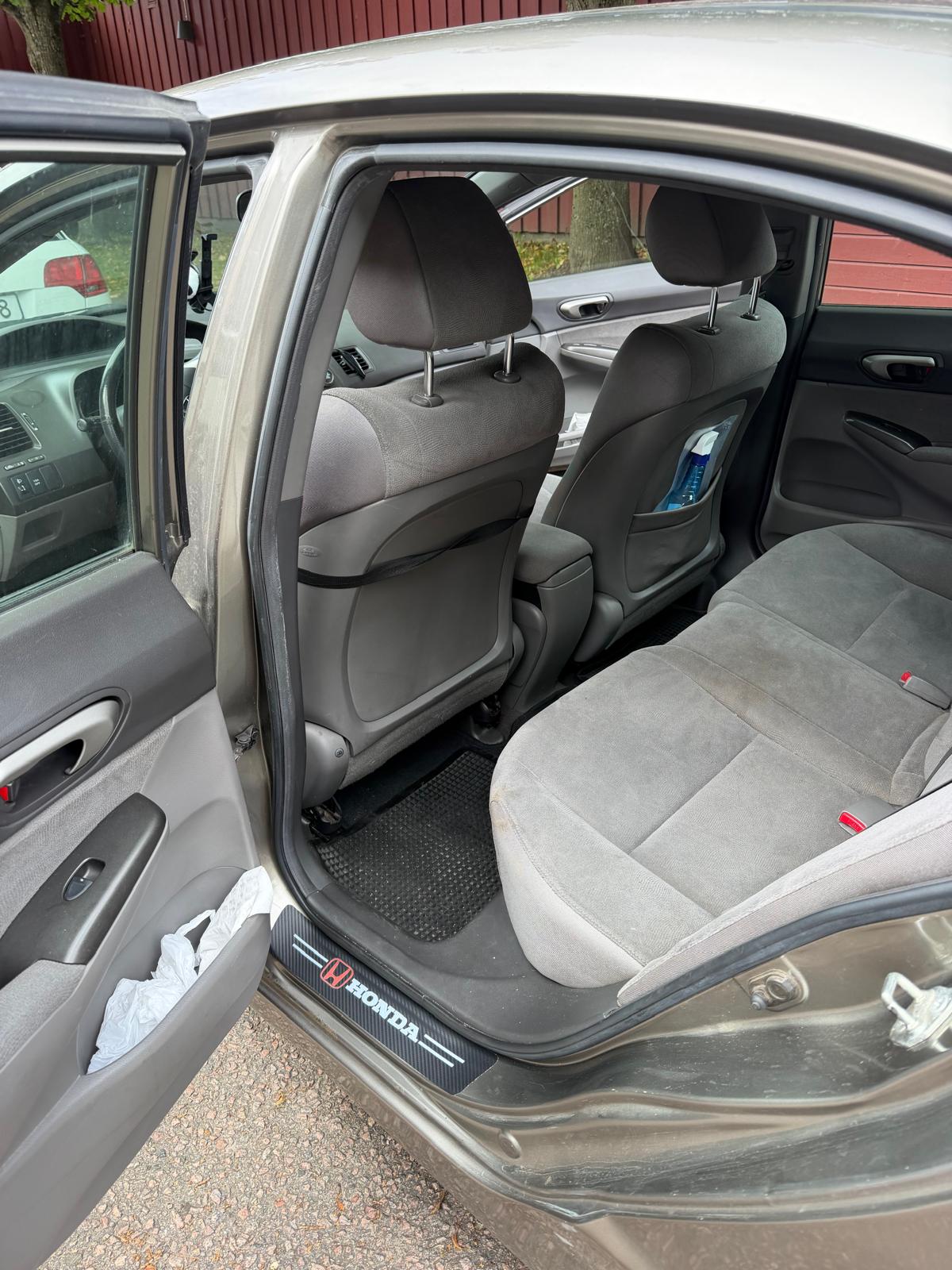 Honda Civic Hybrid 1.3 i-DSI CVT 2008, bild 2/8