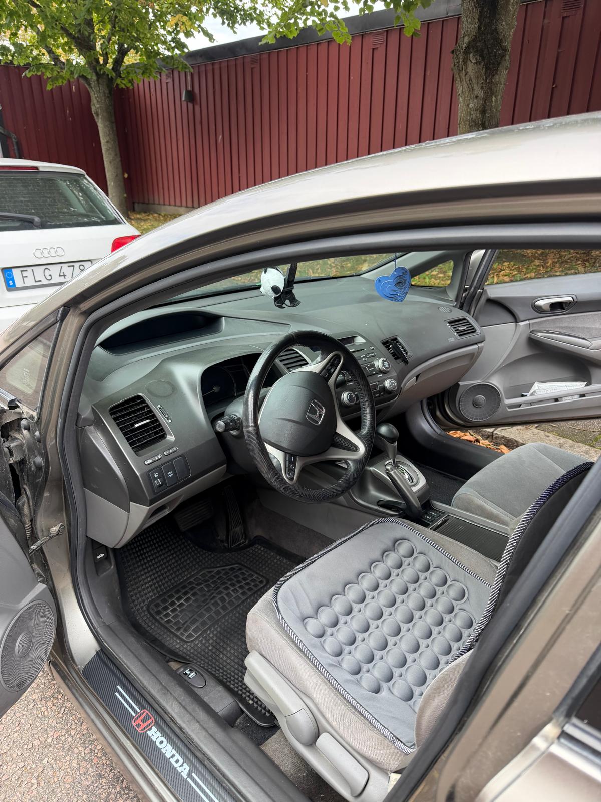Honda Civic Hybrid 1.3 i-DSI CVT 2008, bild 7/8