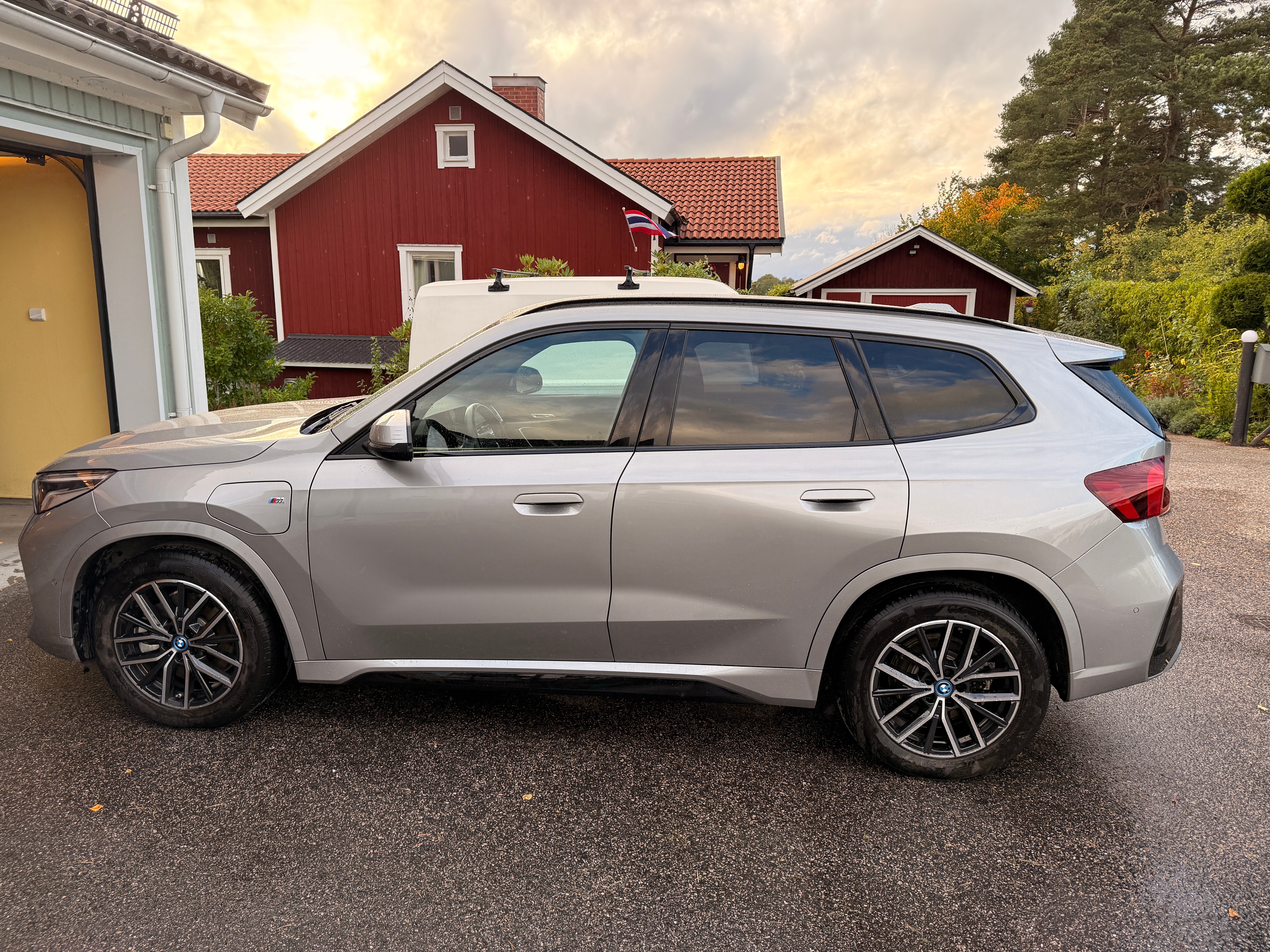 BMW X1 xDrive30e Steptronic 2025, bild 2/6
