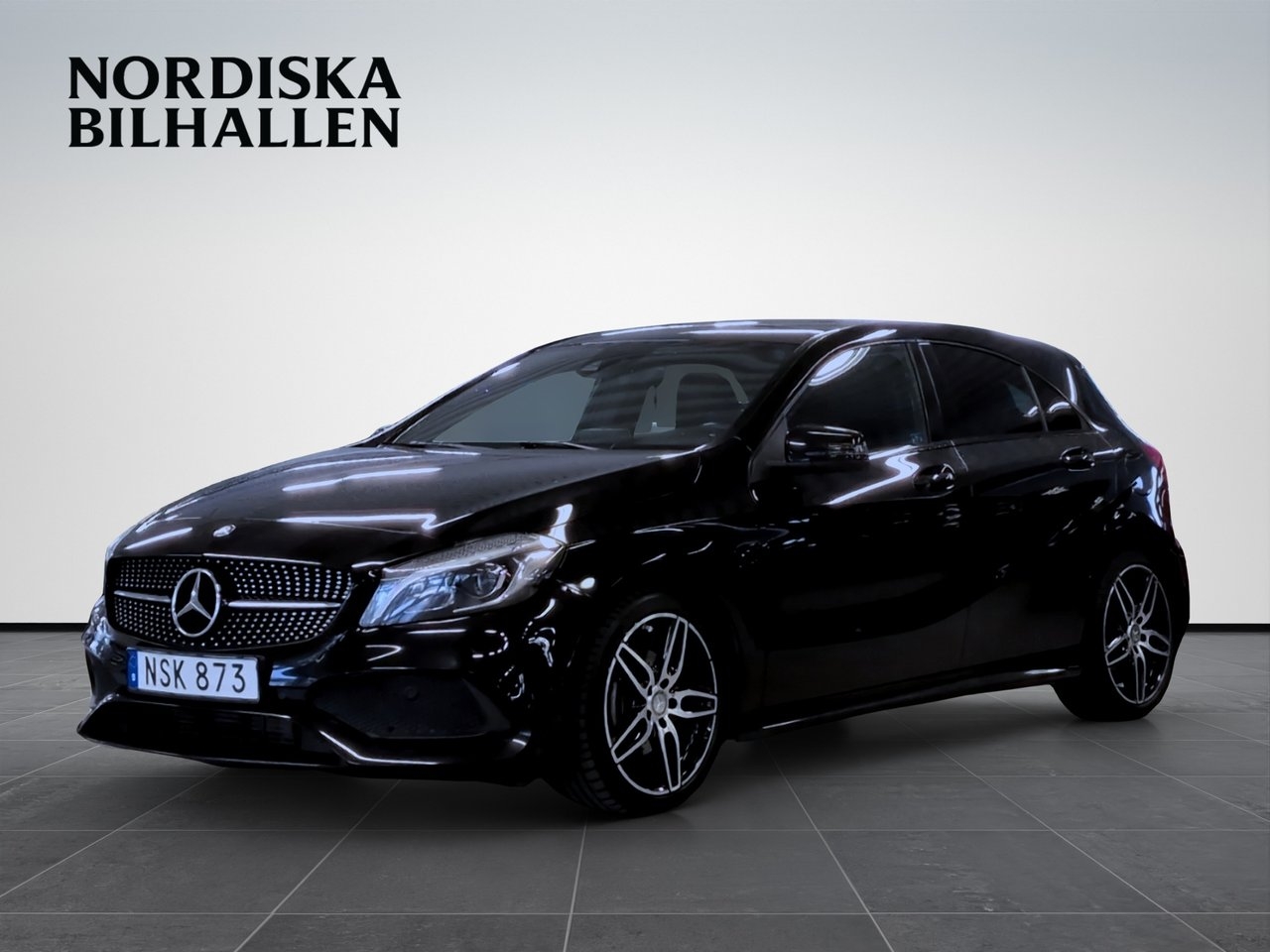 Mercedes-Benz A 180 d 7G-DCT AMG Line 2016, bild 3/10