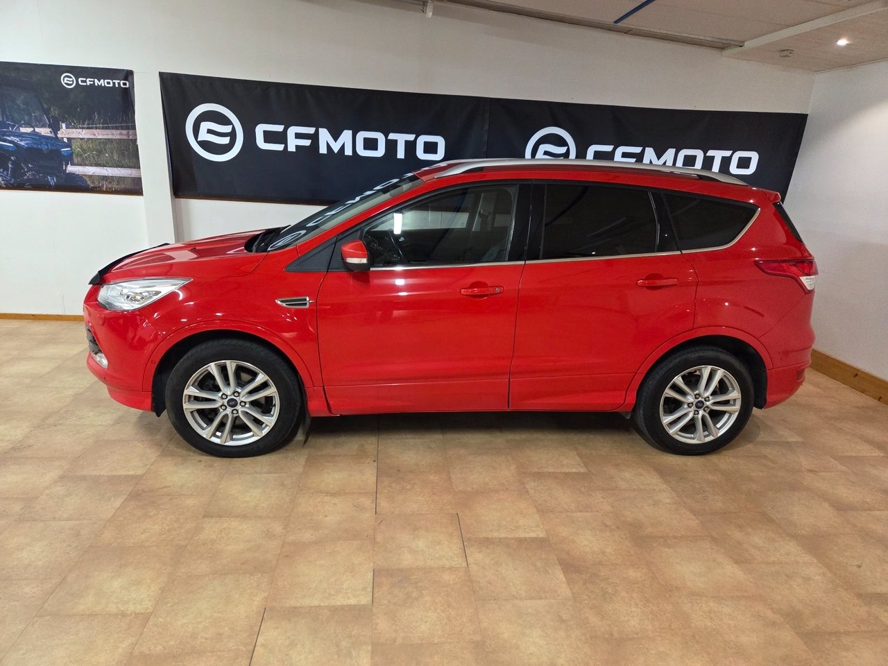 Ford Kuga 2016, bild 2/10