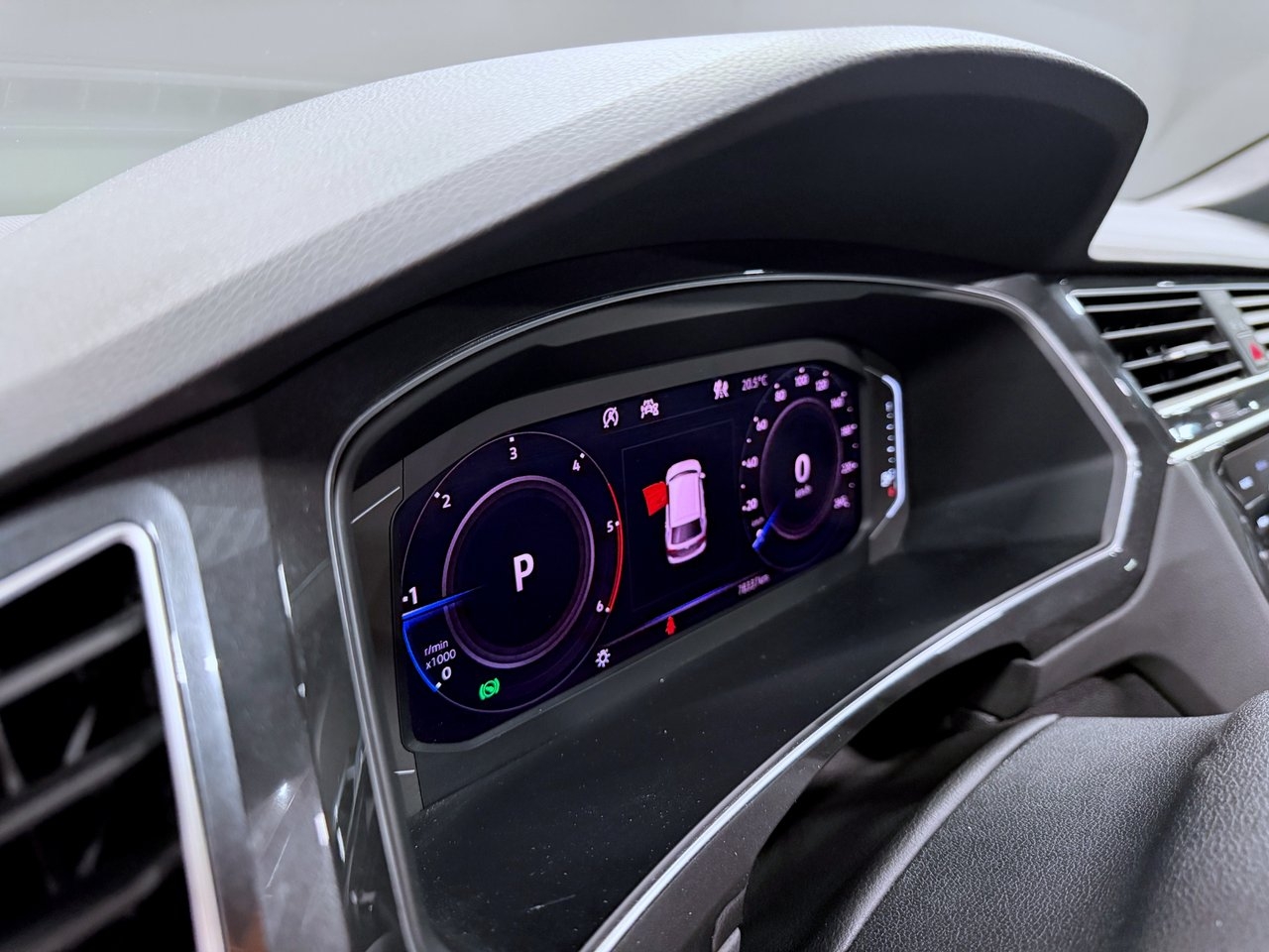 Volkswagen Tiguan 2020, photo 5/10