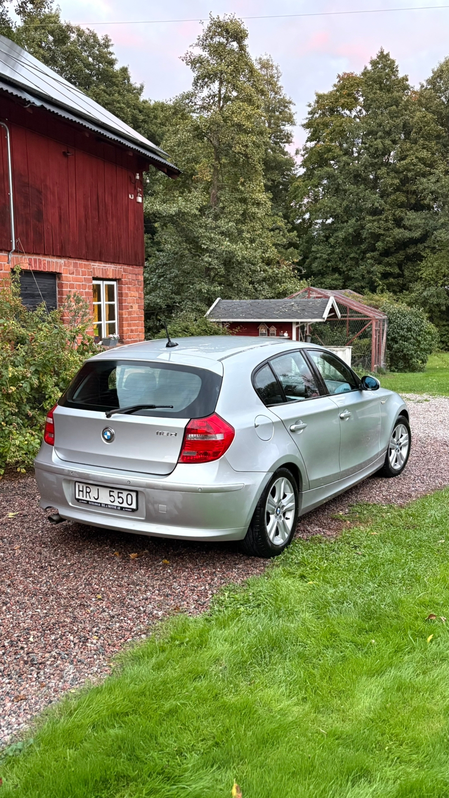 BMW 118 d 5-dörrars Manuell 2009, bild 2/5