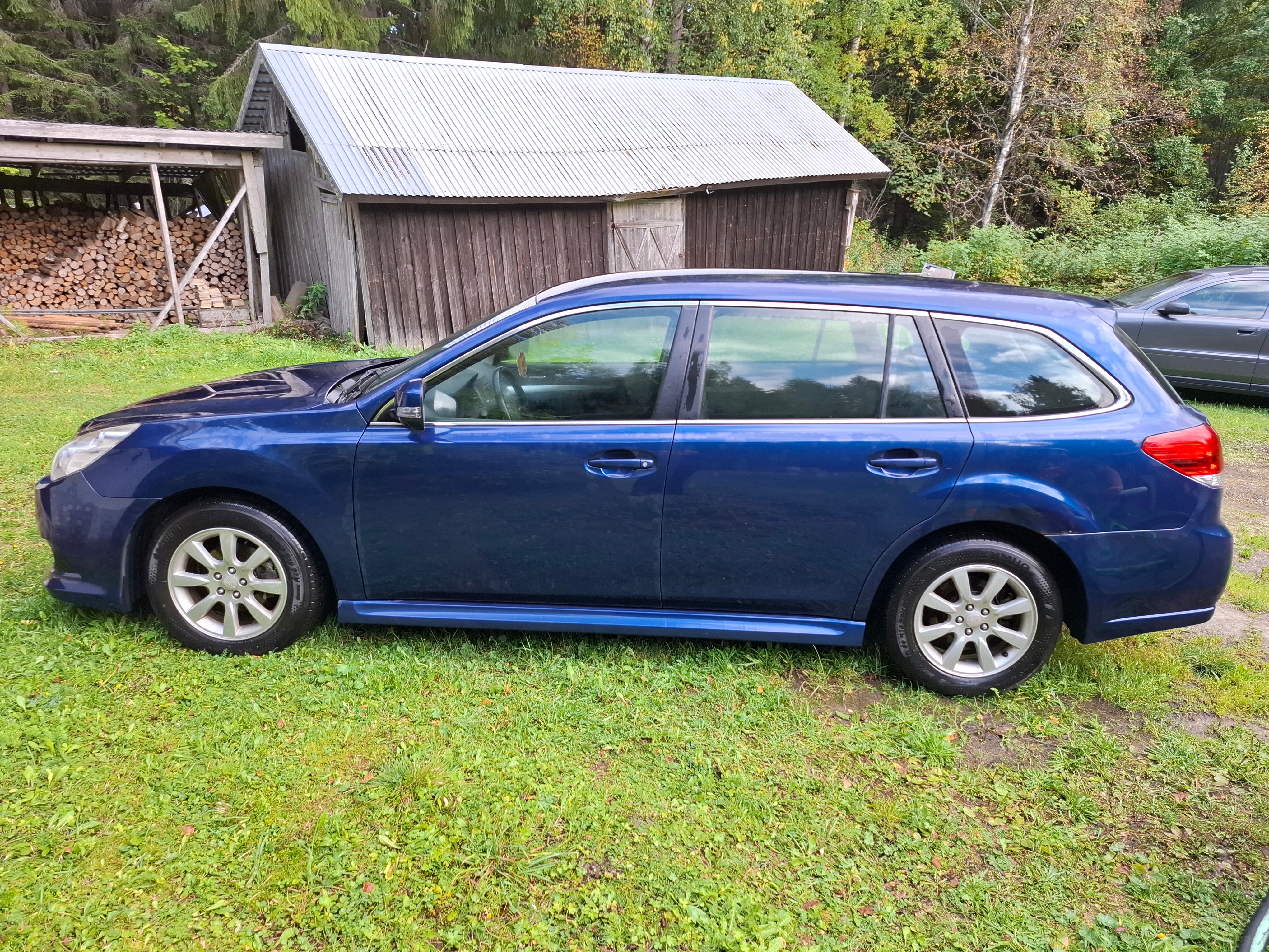 Subaru Legacy Wagon 2.0 4WD Manuell 2012, bild 2/6