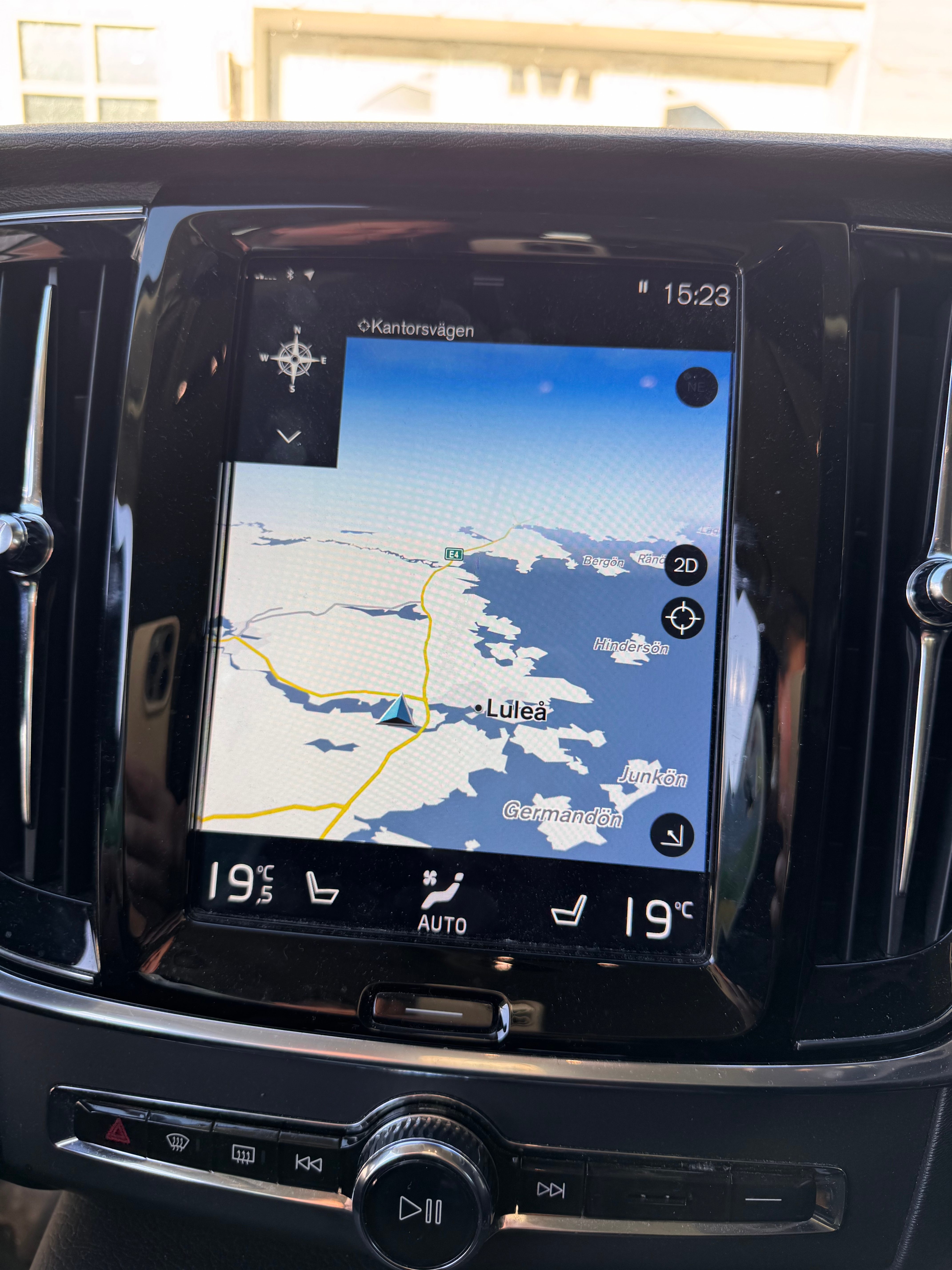 Volvo V90 D4 AWD Geartronic 2019, photo 6/7