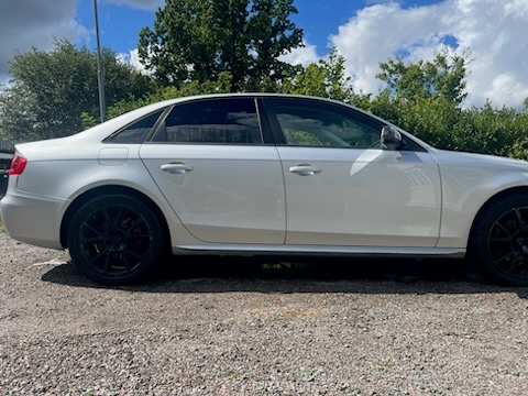 Audi A4 Sedan 2.0 TFSI E85 Manuell 2011, bild 7/10