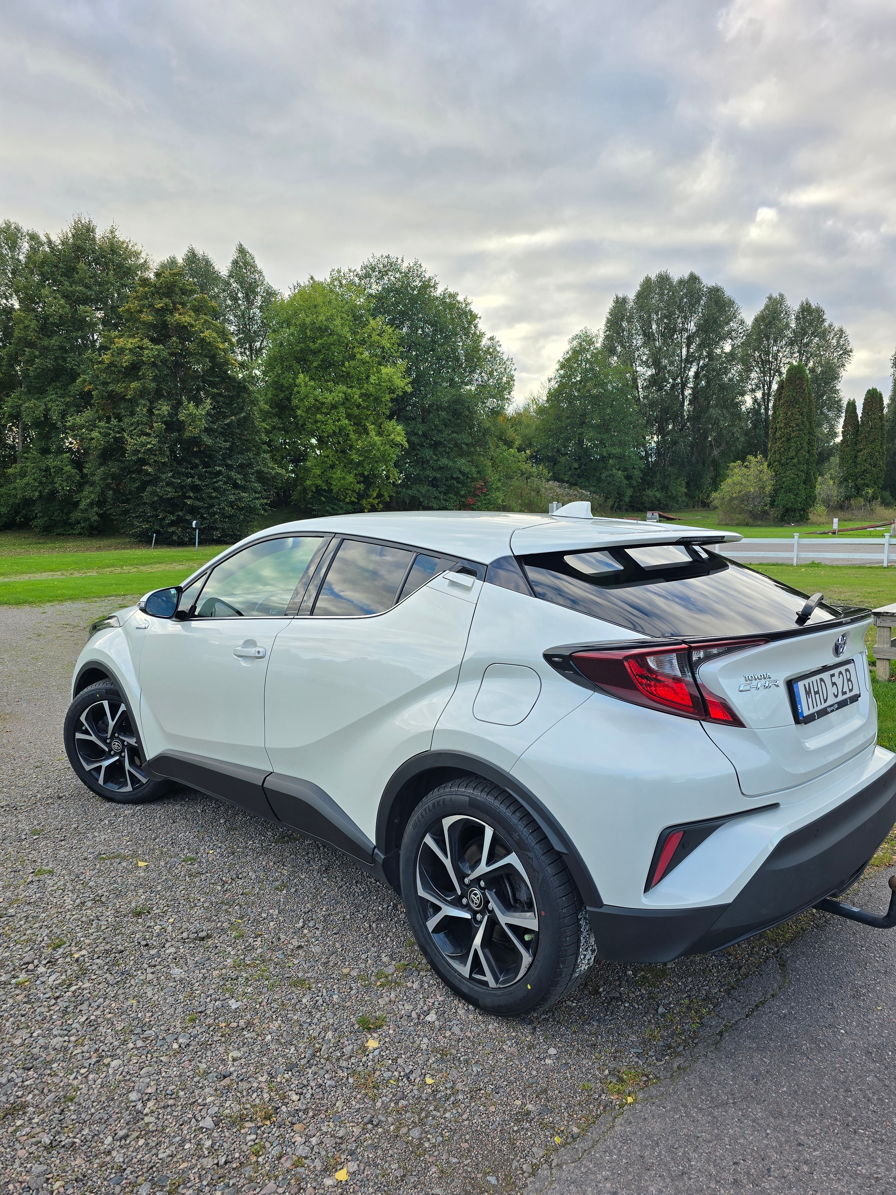Toyota C-HR Hybrid CVT 2021, bild 3/3
