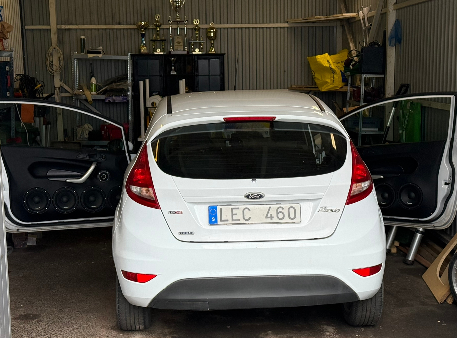 Ford Fiesta Van 1.4 TDCi Manuell 2011, bild 8/8