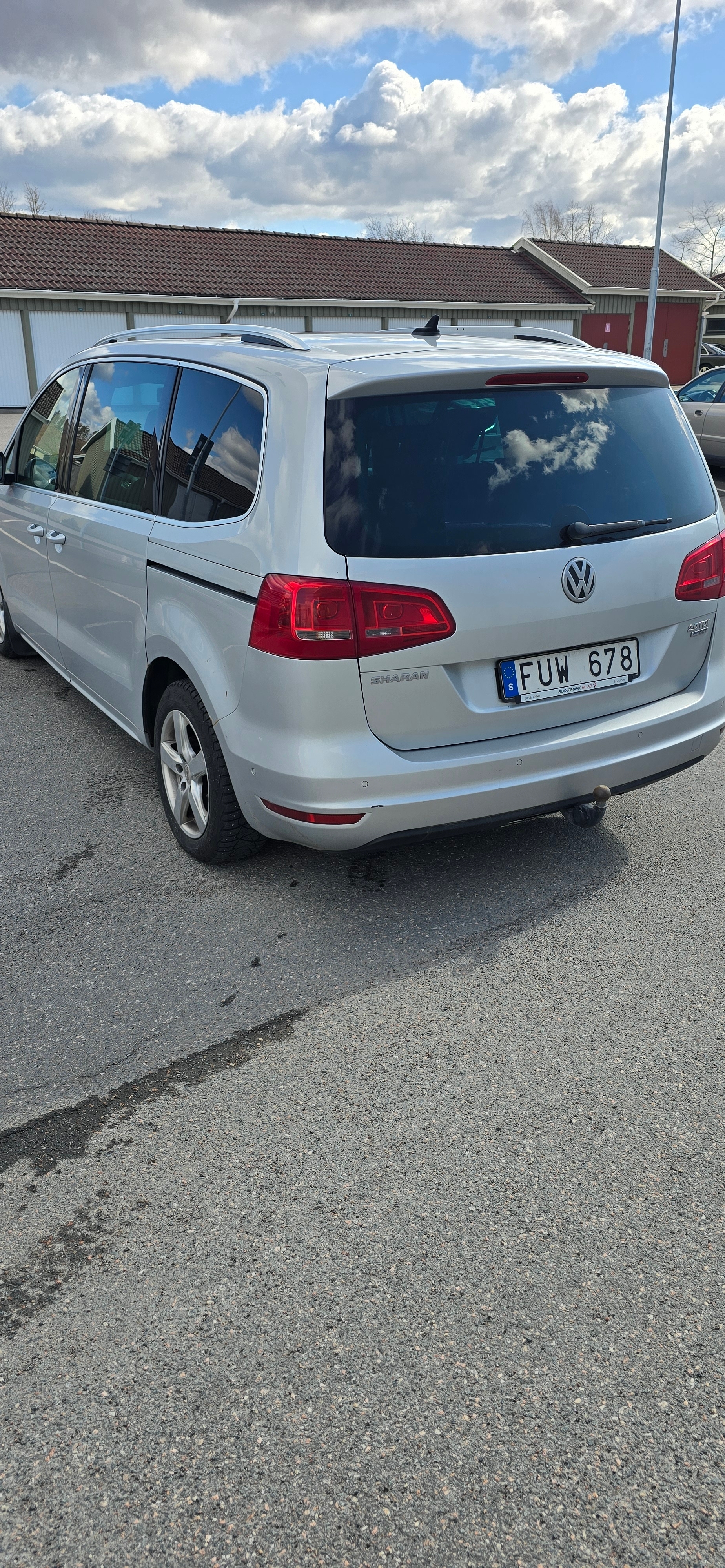 Volkswagen Sharan 2011, kuva 3/9