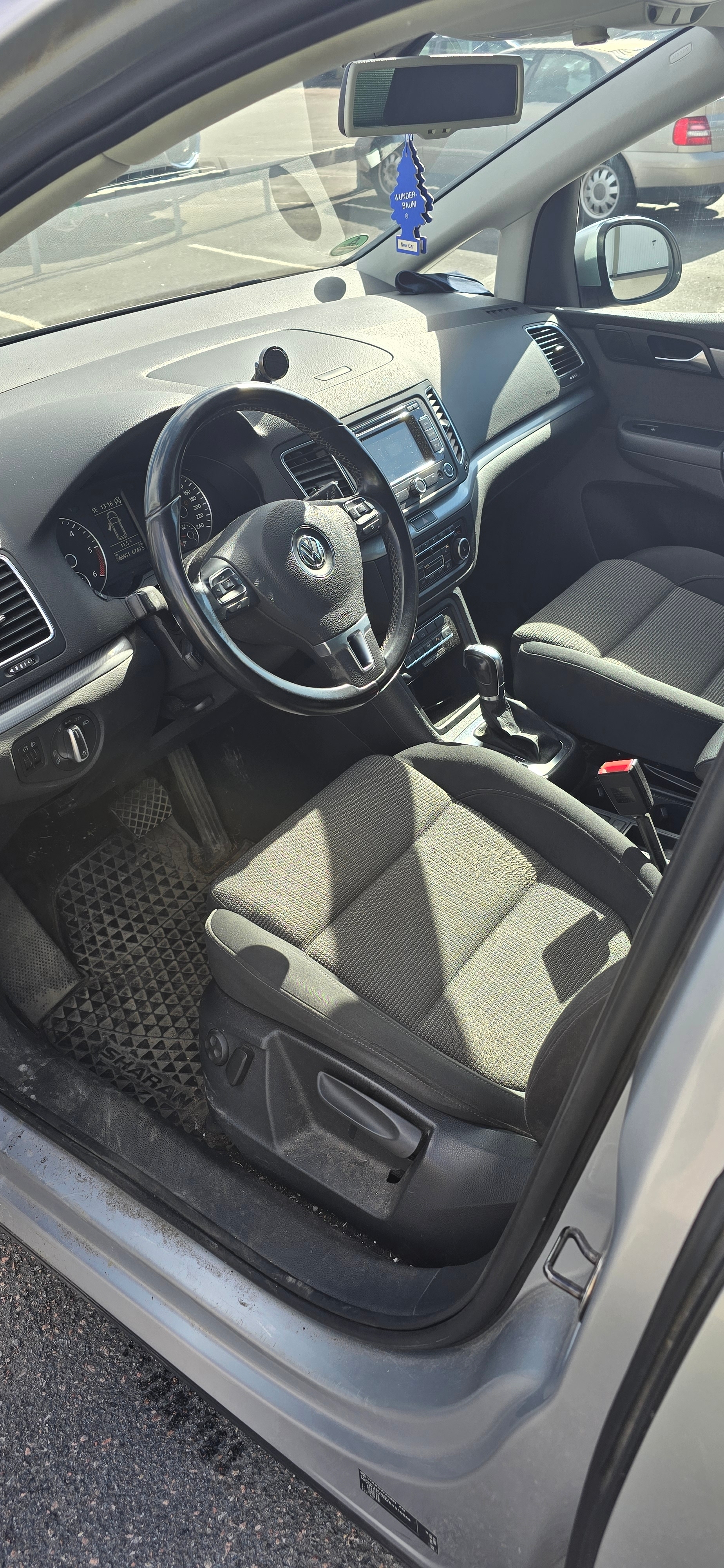 Volkswagen Sharan 2011, kuva 6/9