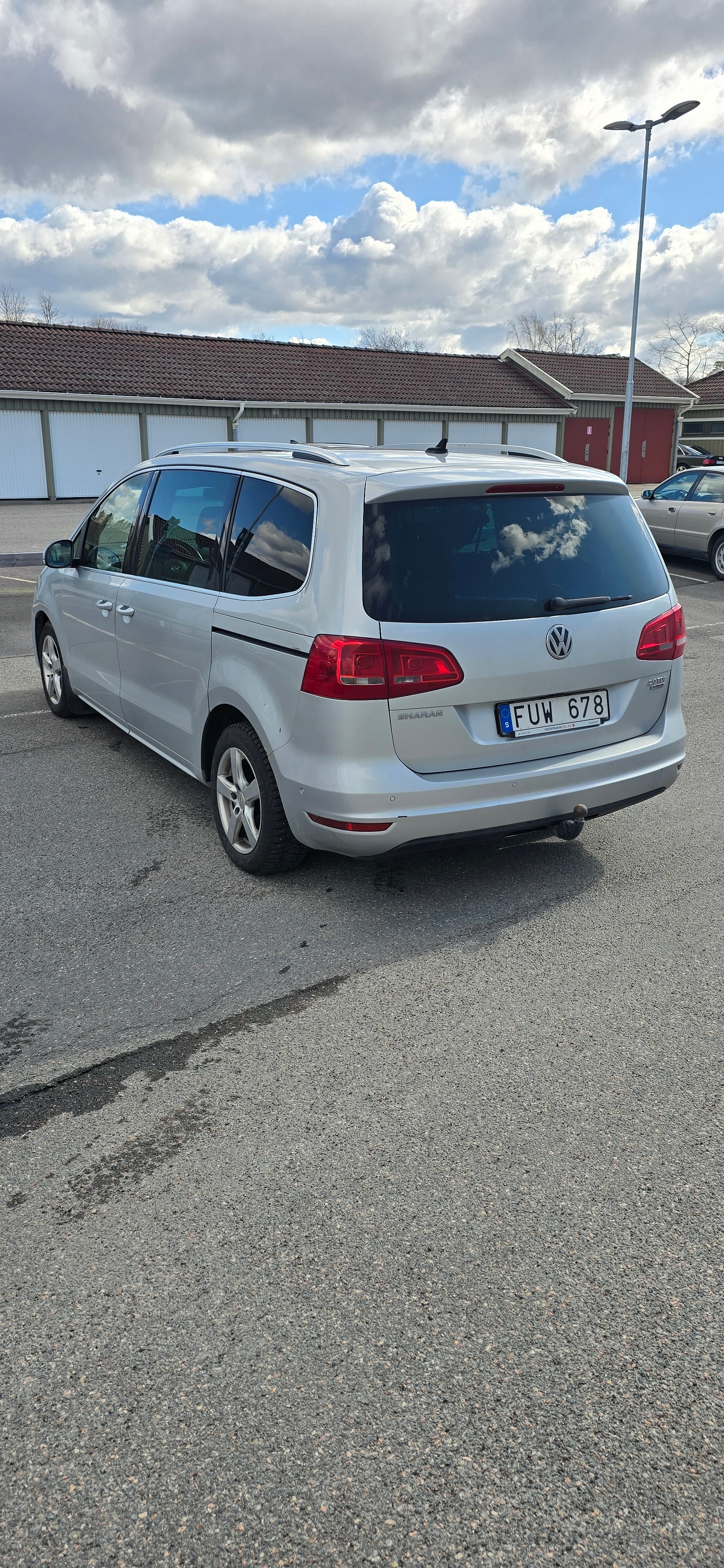 Volkswagen Sharan 2011, kuva 2/9