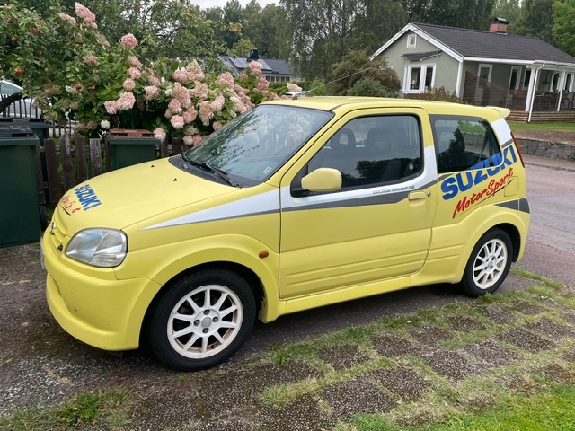 Suzuki Ignis 2003, bild 2/4