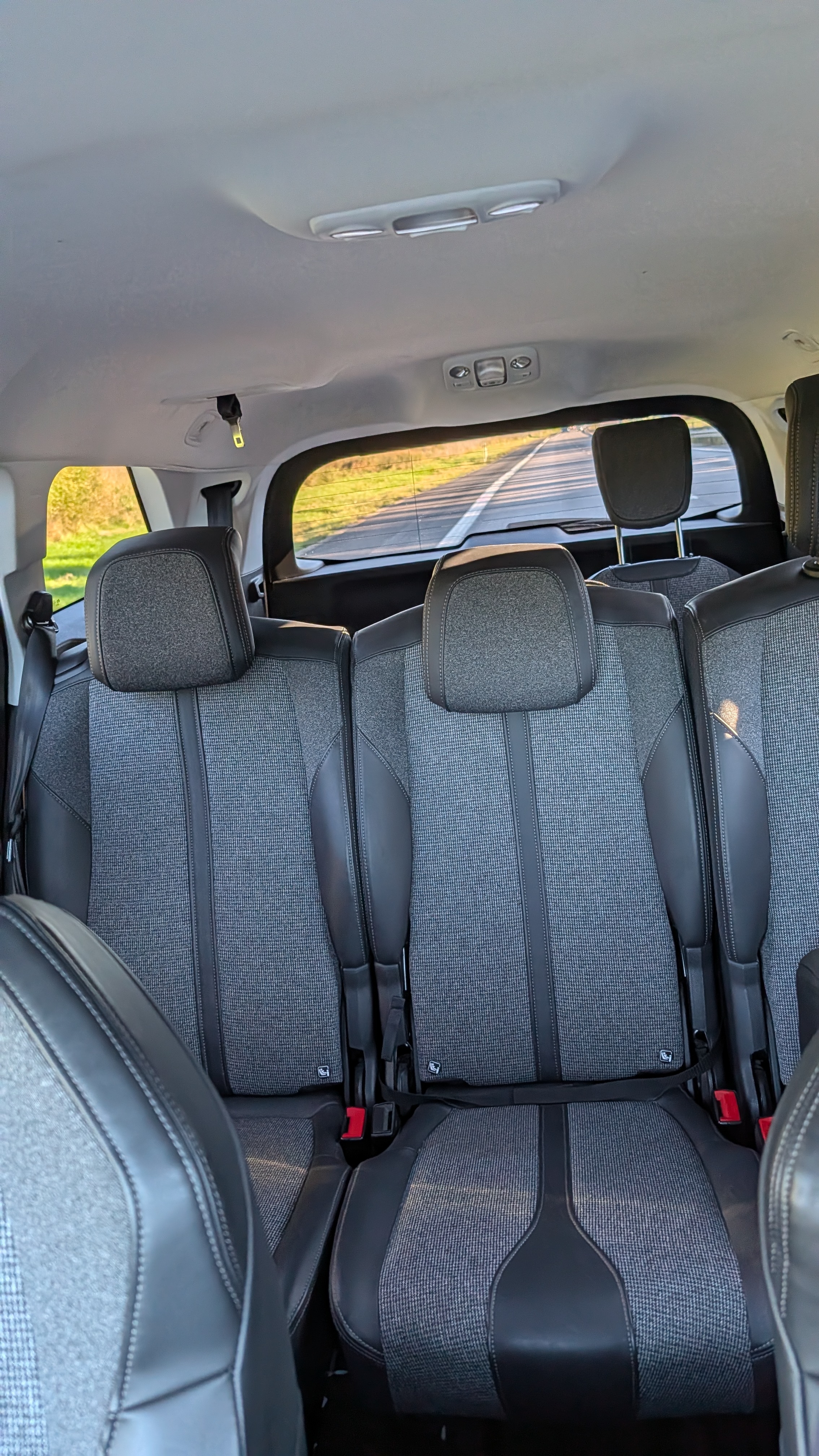 Peugeot 5008 1.2 PureTech 130 Manuell 2017, bild 5/6