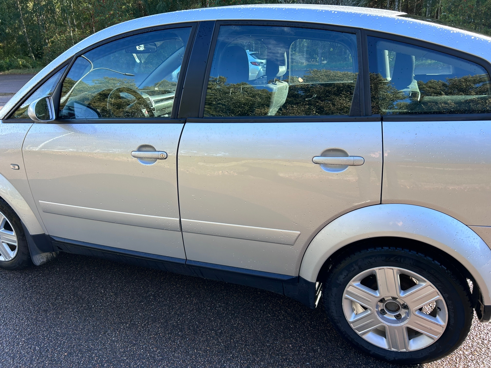 Audi A2 1.4 Manuell 2003, bild 2/4