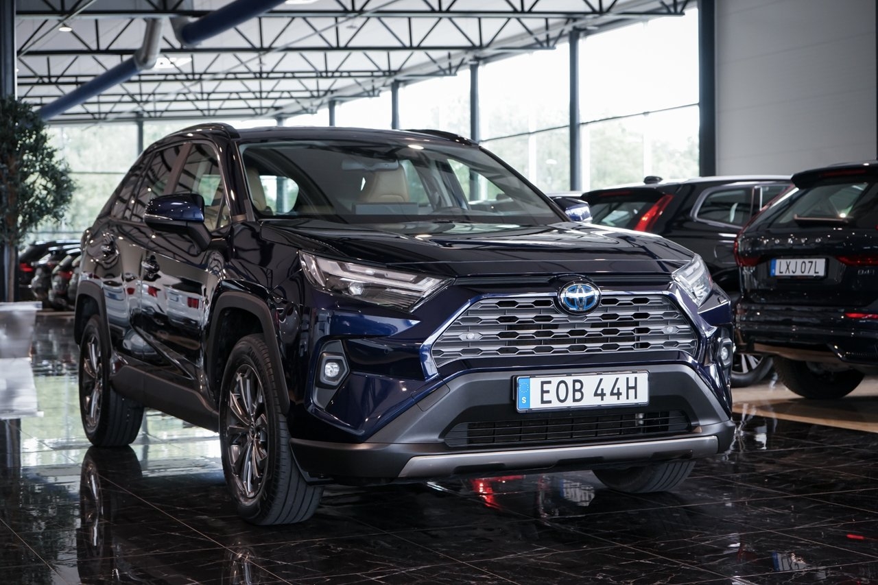 Toyota RAV4 Hybrid AWD-i E-CVT Executive 2023, kuva 3/10
