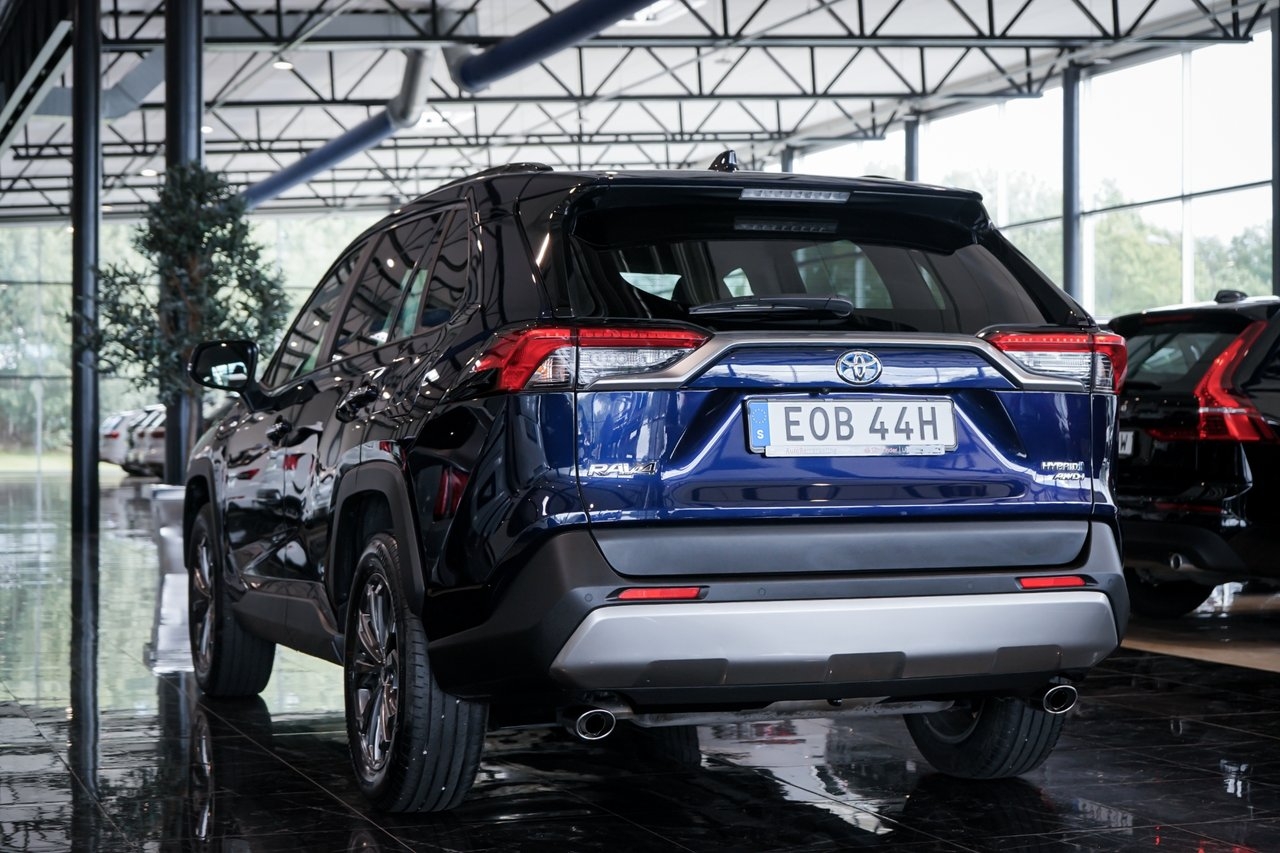 Toyota RAV4 Hybrid AWD-i E-CVT Executive 2023, kuva 7/10