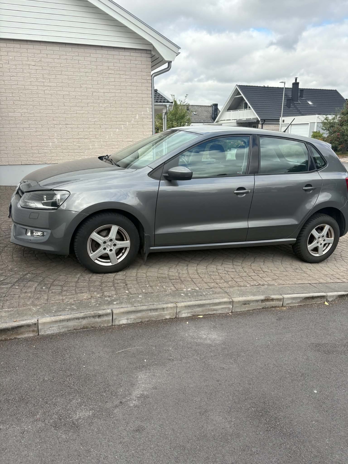 Volkswagen Polo 5-dörrar 1.4 MPI Manuell 2010, kuva 2/6