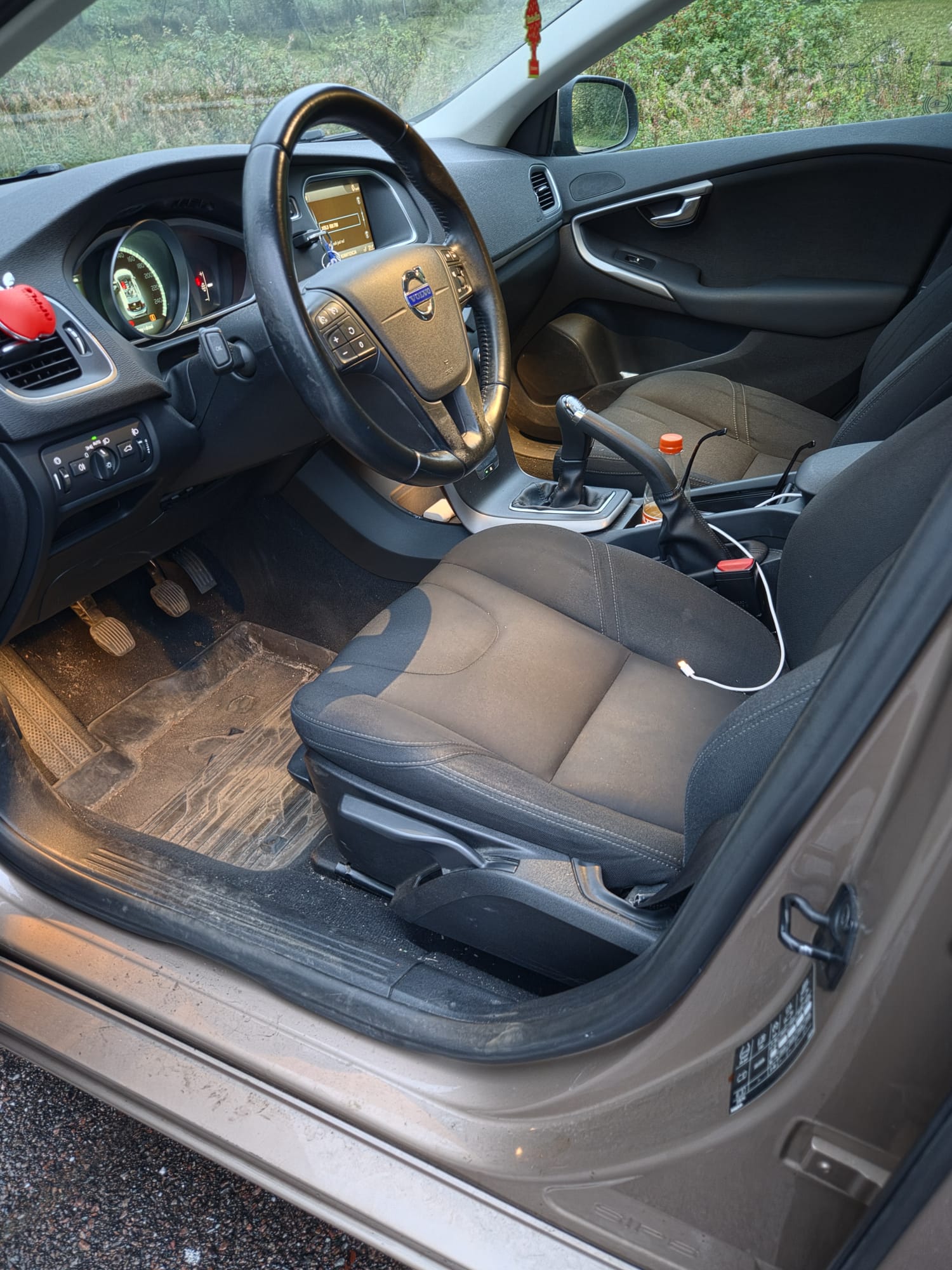 Volvo V40 D2 Manuell 2014, bild 6/10