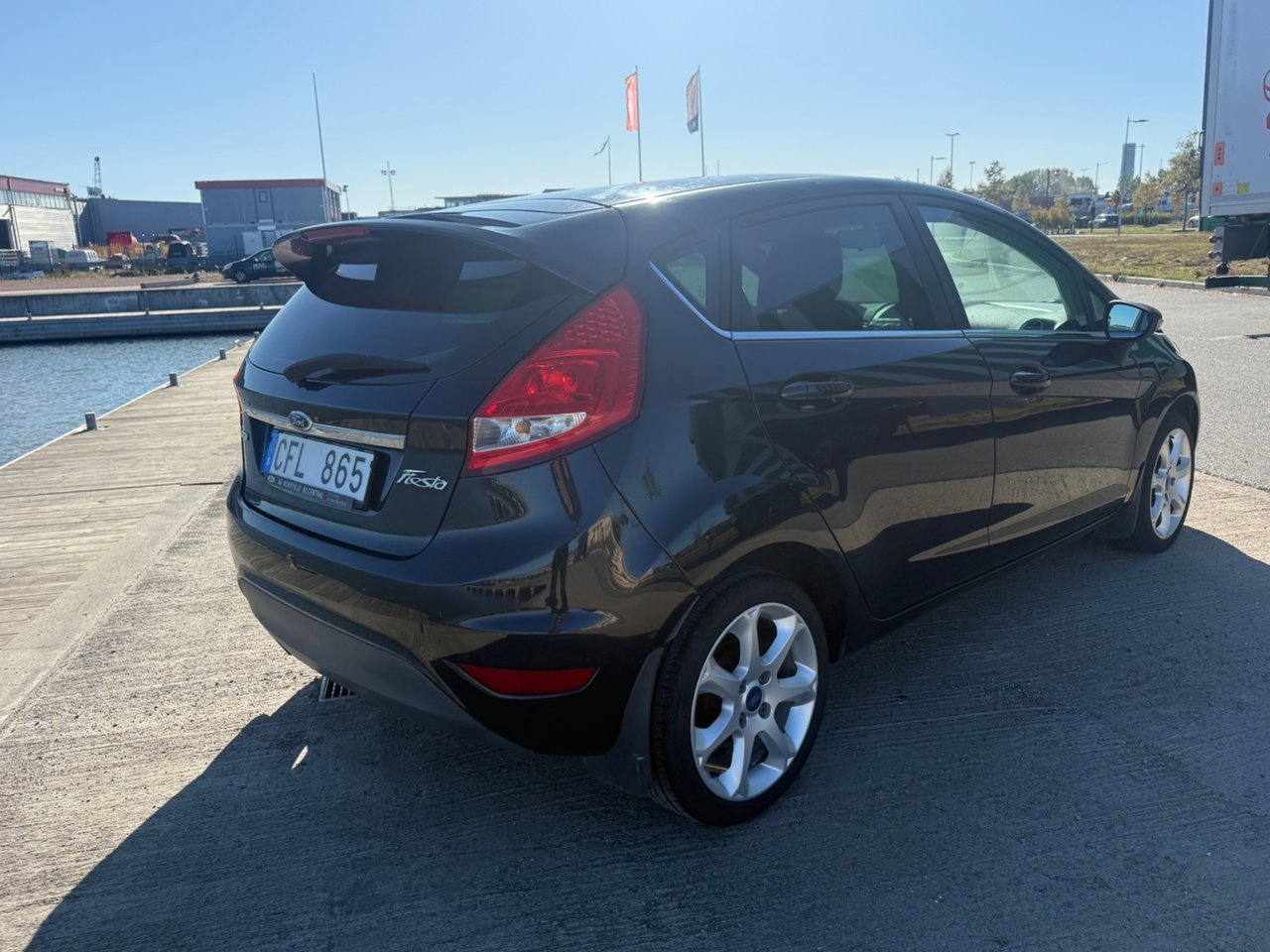 Ford Fiesta 5-dörrar 1.4 TDCi Titanium 2011, photo 7/10
