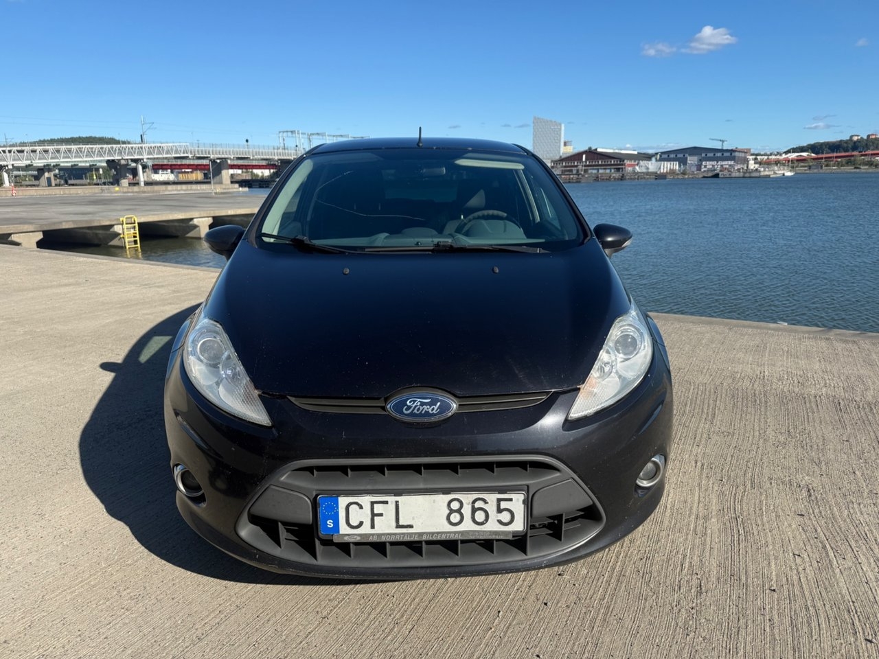 Ford Fiesta 5-dörrar 1.4 TDCi Titanium 2011, photo 2/10