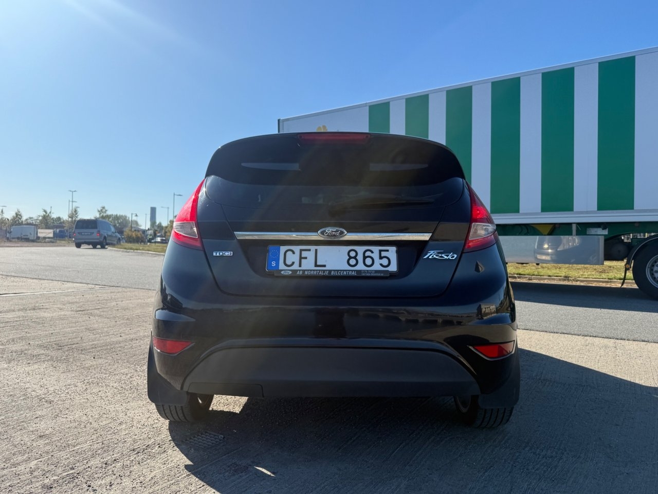 Ford Fiesta 5-dörrar 1.4 TDCi Titanium 2011, photo 6/10