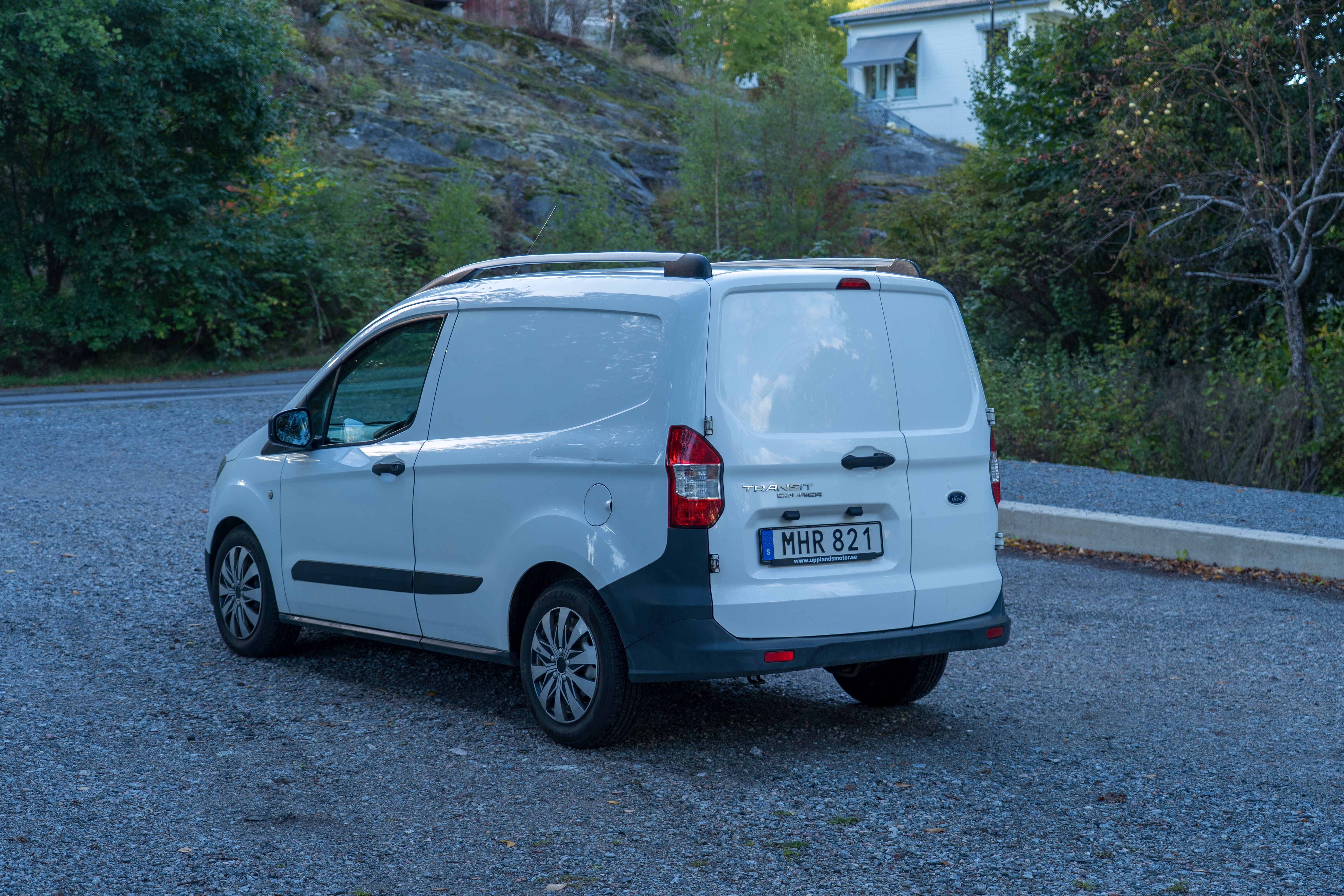 Ford Transit Courier 1.5 TDCi Manuell 2016, bild 3/10